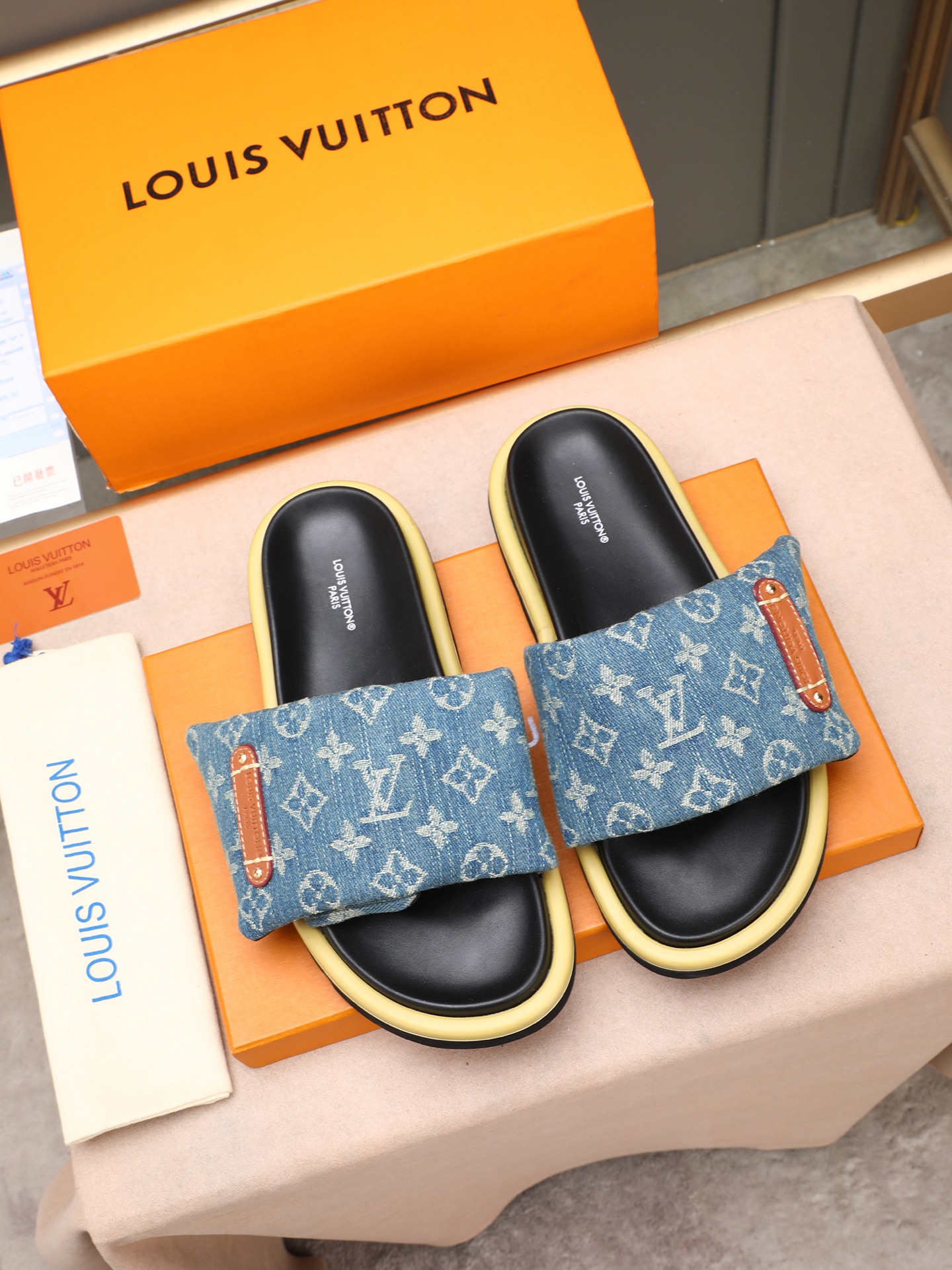 LV 一比一 Monogram牛仔蓝黑厚底拖鞋 簡約百搭款| 8 LV 一比一 Monogram牛仔蓝黑厚底拖鞋 簡約百搭款