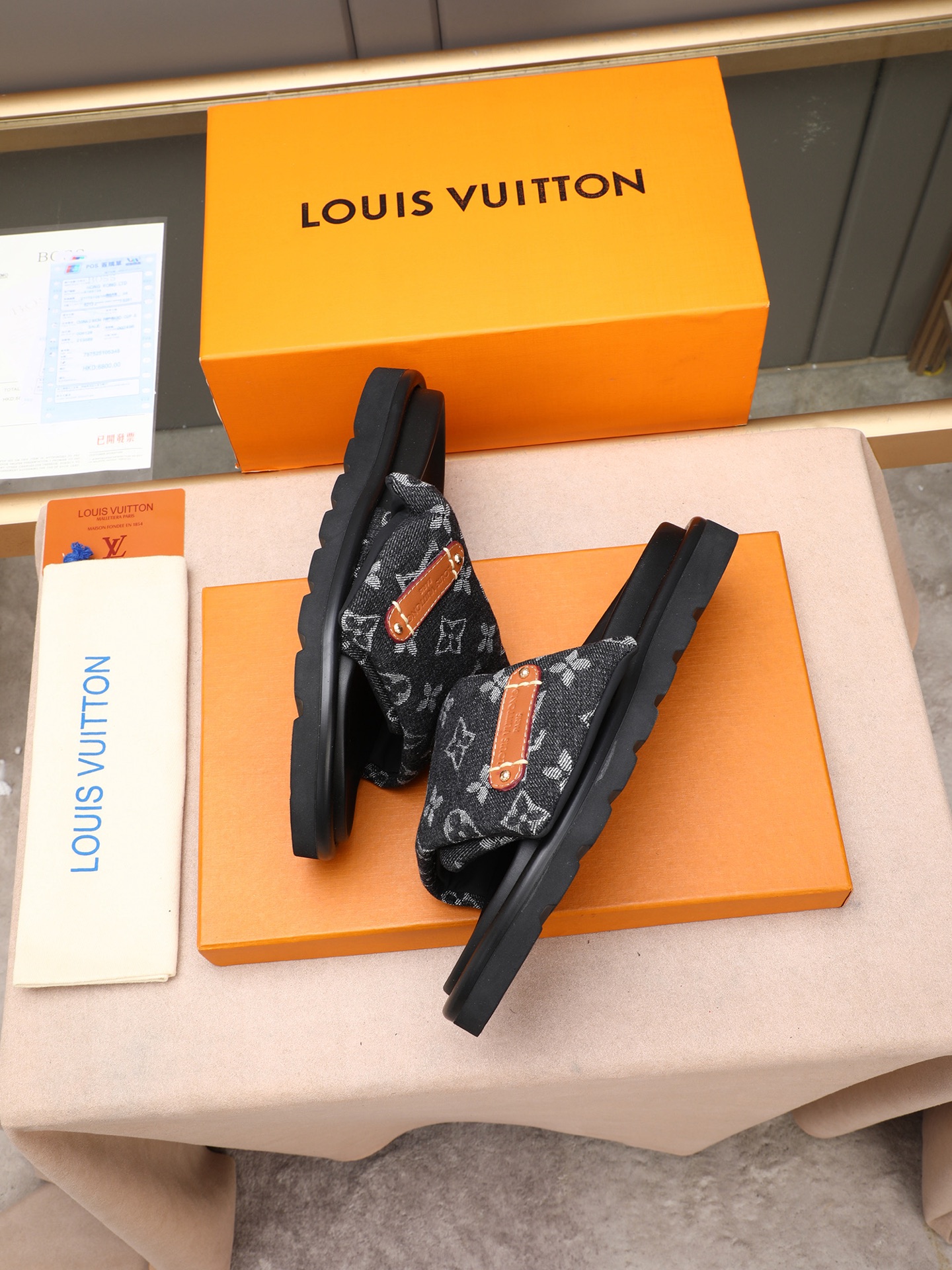 LV 原單 黑色Monogram厚底拖鞋 黑底潮流款| 8 LV 原單 黑色Monogram厚底拖鞋 黑底潮流款