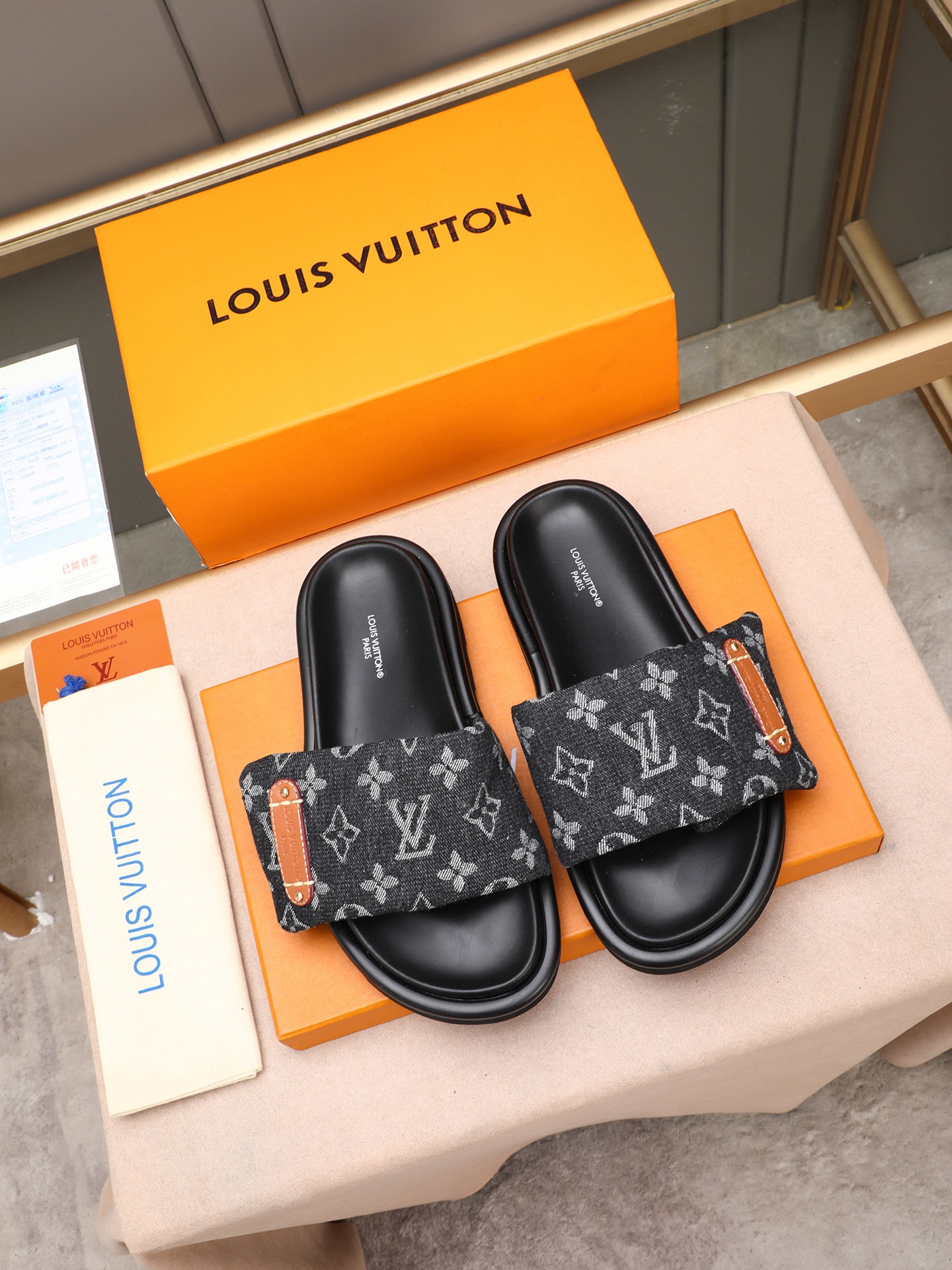 LV 原單 黑色Monogram厚底拖鞋 黑底潮流款| 7 LV 原單 黑色Monogram厚底拖鞋 黑底潮流款