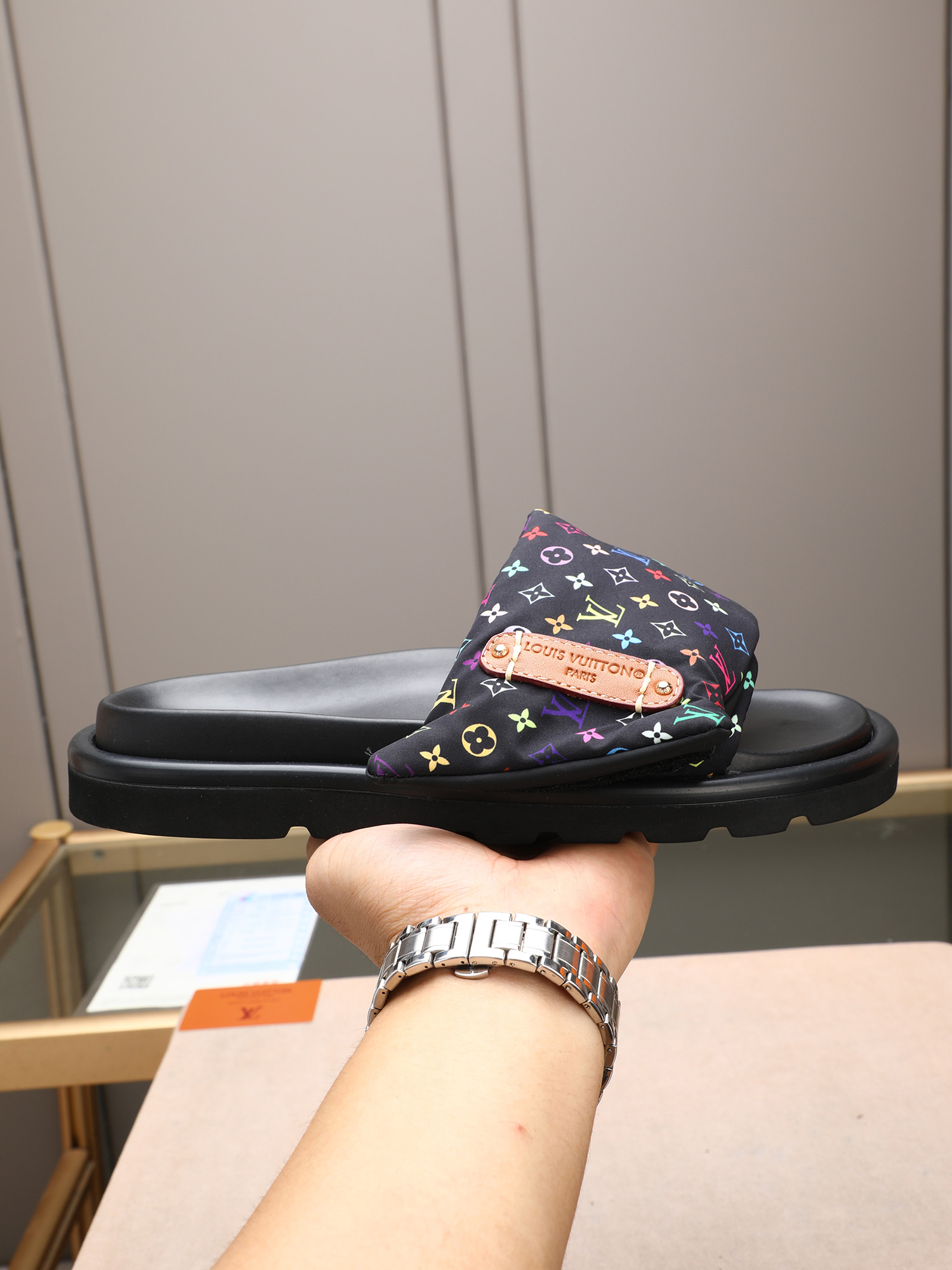 LV A貨 彩色丹寧Monogram厚底拖鞋 潮流款| 6 LV A貨 彩色丹寧Monogram厚底拖鞋 潮流款