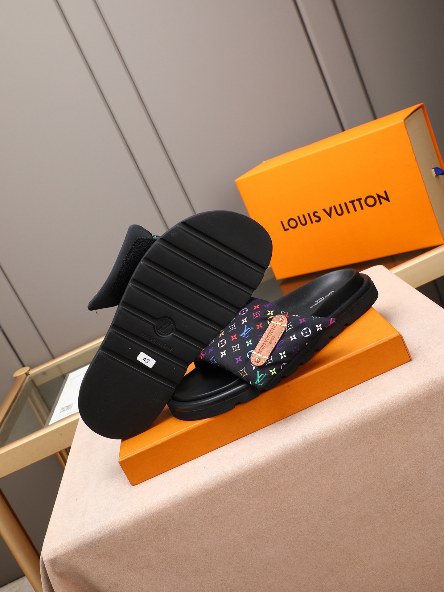LV A貨 彩色丹寧Monogram厚底拖鞋 潮流款| 13 LV A貨 彩色丹寧Monogram厚底拖鞋 潮流款