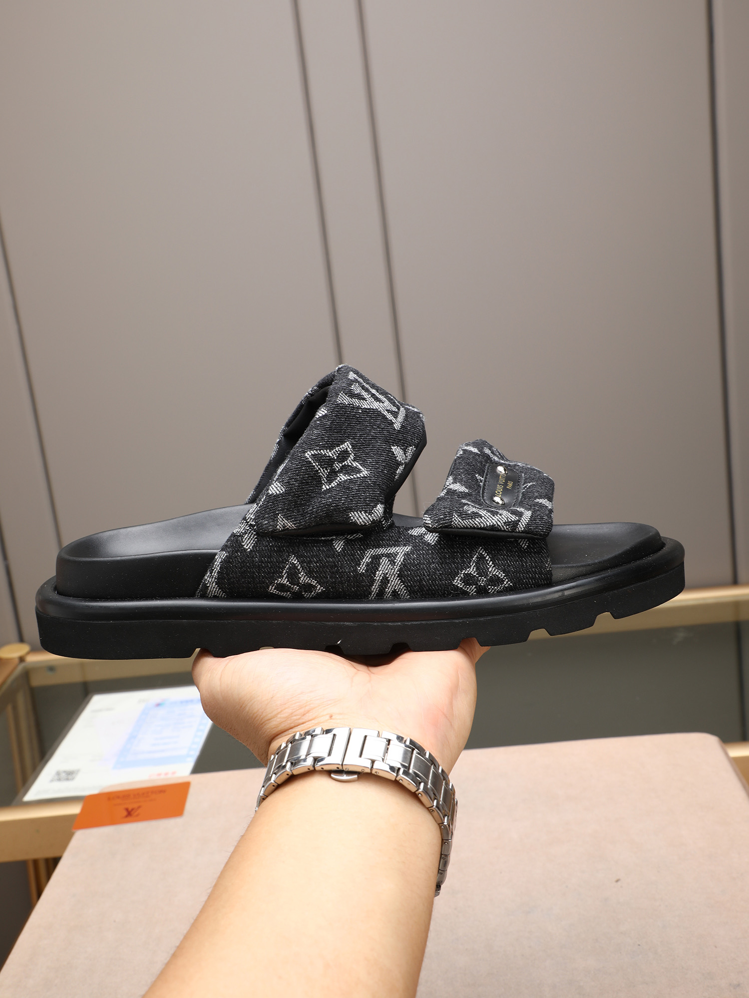 LV 原單 雙帶藍色Monogram拖鞋 高端休閒厚底涼拖| 6 LV 原單 雙帶藍色Monogram拖鞋 高端休閒厚底涼拖