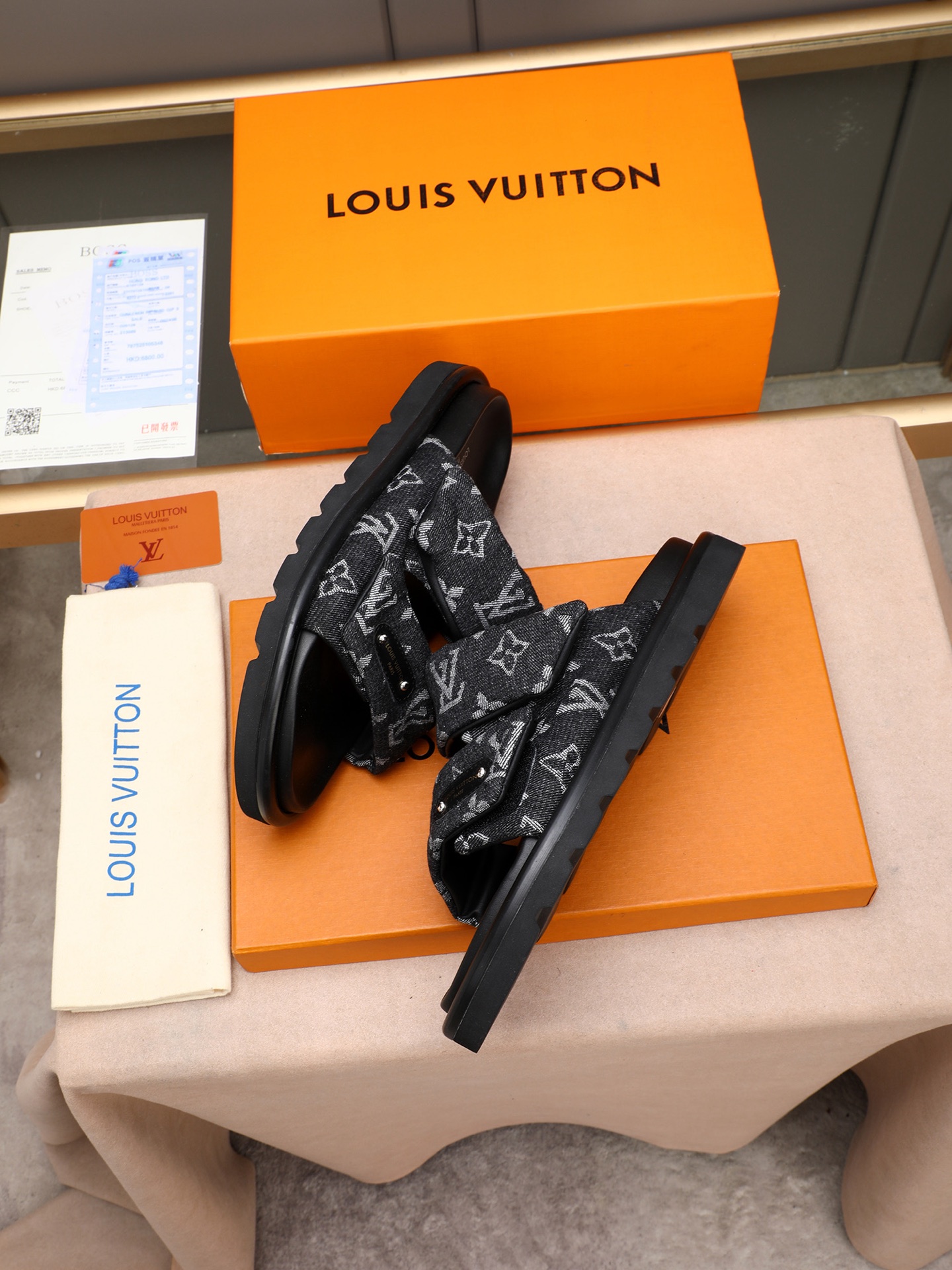 LV 原單 雙帶藍色Monogram拖鞋 高端休閒厚底涼拖| 8 LV 原單 雙帶藍色Monogram拖鞋 高端休閒厚底涼拖