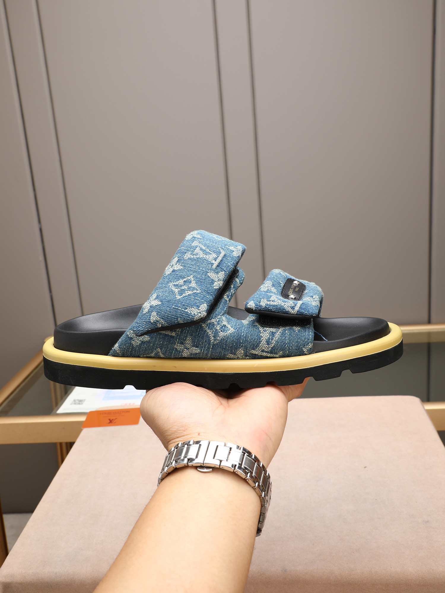 LV 原單 牛仔丹寧印花厚底拖鞋 高端休閒一字拖 藍色| 6 LV 原單 牛仔丹寧印花厚底拖鞋 高端休閒一字拖 藍色