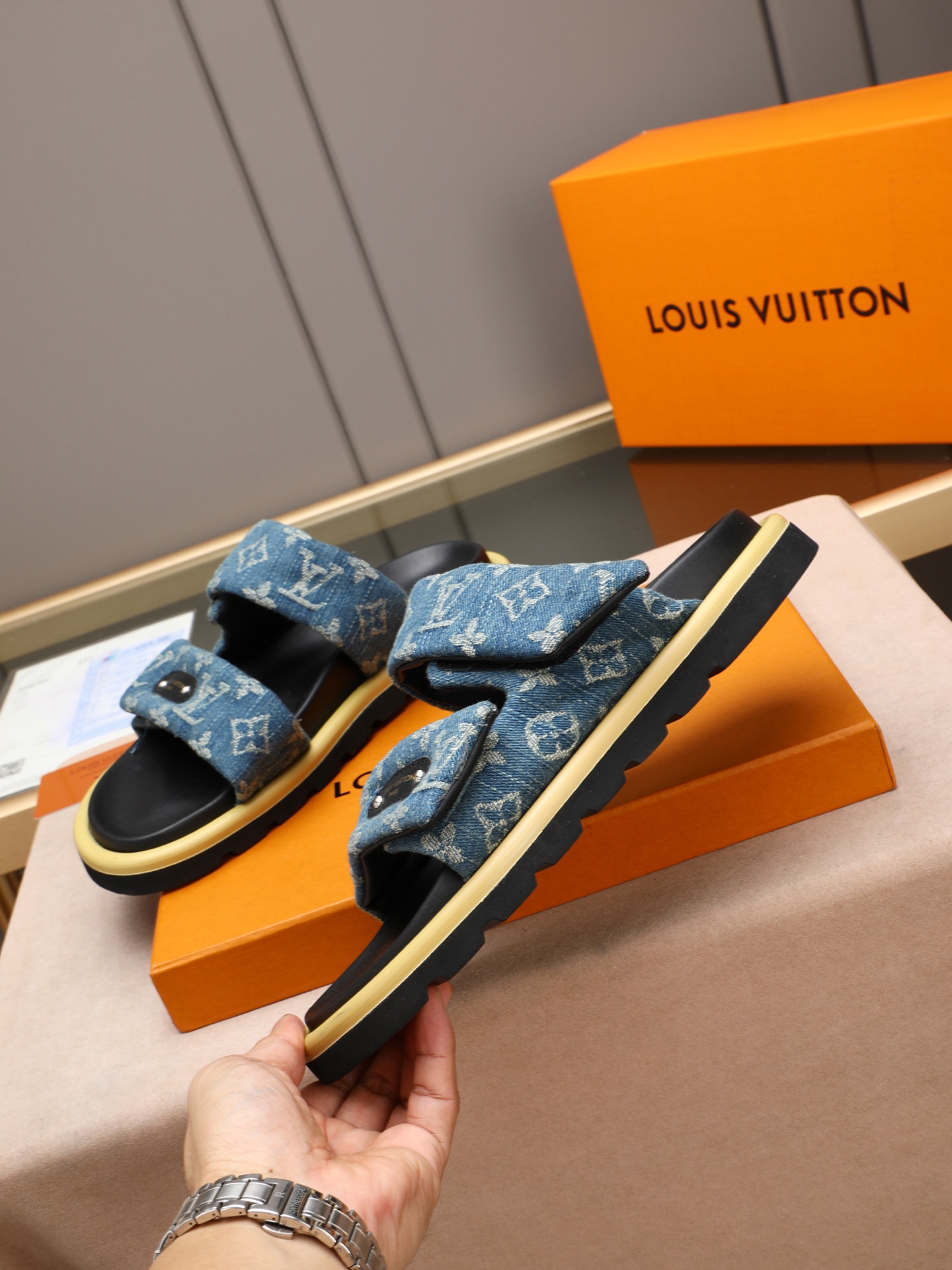 LV 原單 牛仔丹寧印花厚底拖鞋 高端休閒一字拖 藍色| 14 LV 原單 牛仔丹寧印花厚底拖鞋 高端休閒一字拖 藍色