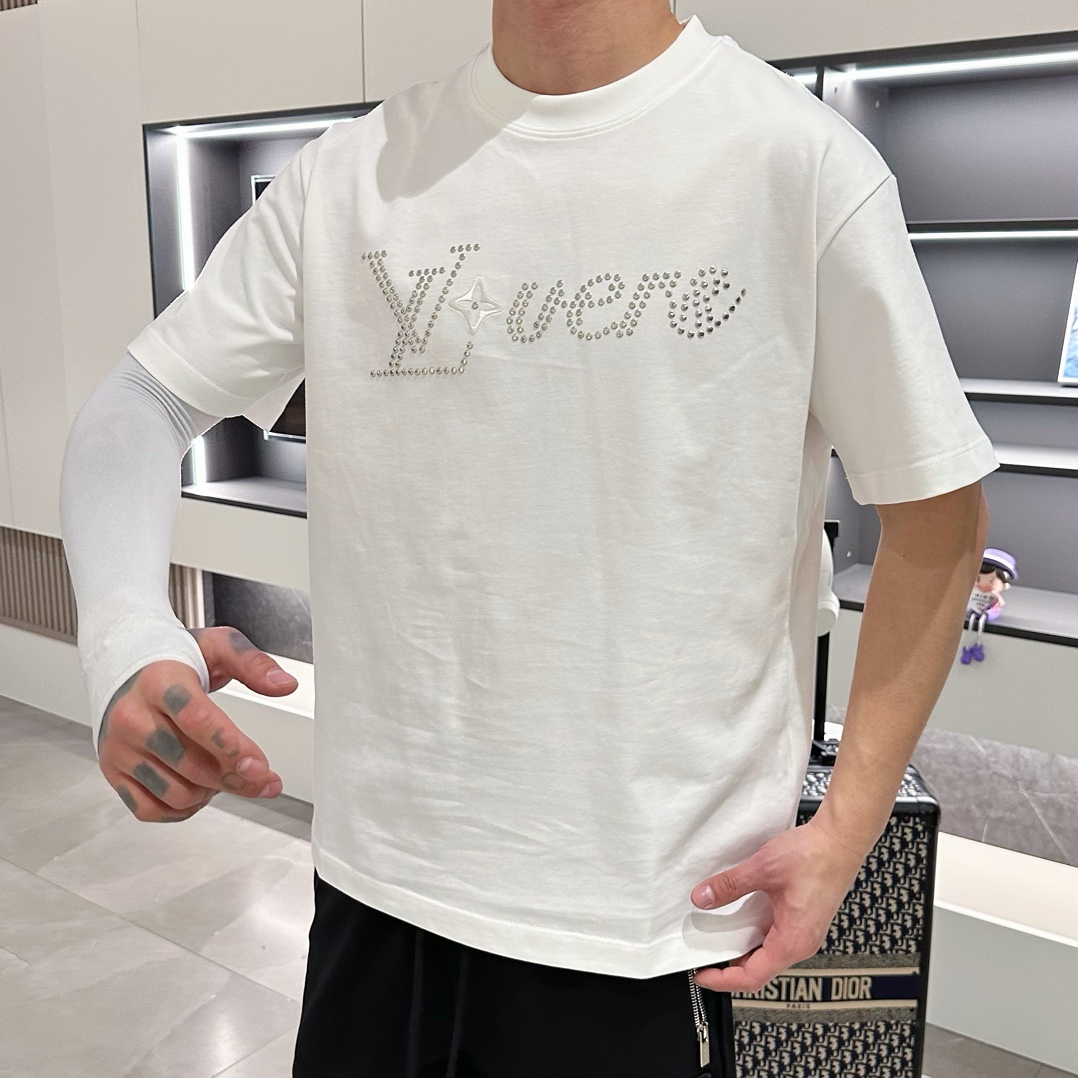 LV 高仿 白色鉚釘字母短袖T恤 Love設計 時尚百搭款| 14 LV 高仿 白色鉚釘字母短袖T恤 Love設計 時尚百搭款