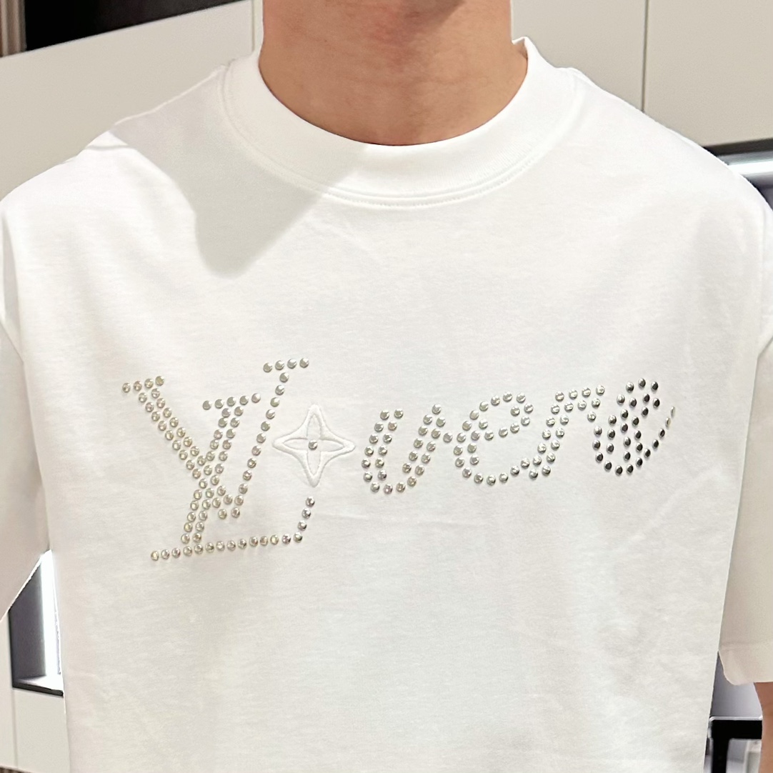LV 高仿 白色鉚釘字母短袖T恤 Love設計 時尚百搭款| 8 LV 高仿 白色鉚釘字母短袖T恤 Love設計 時尚百搭款