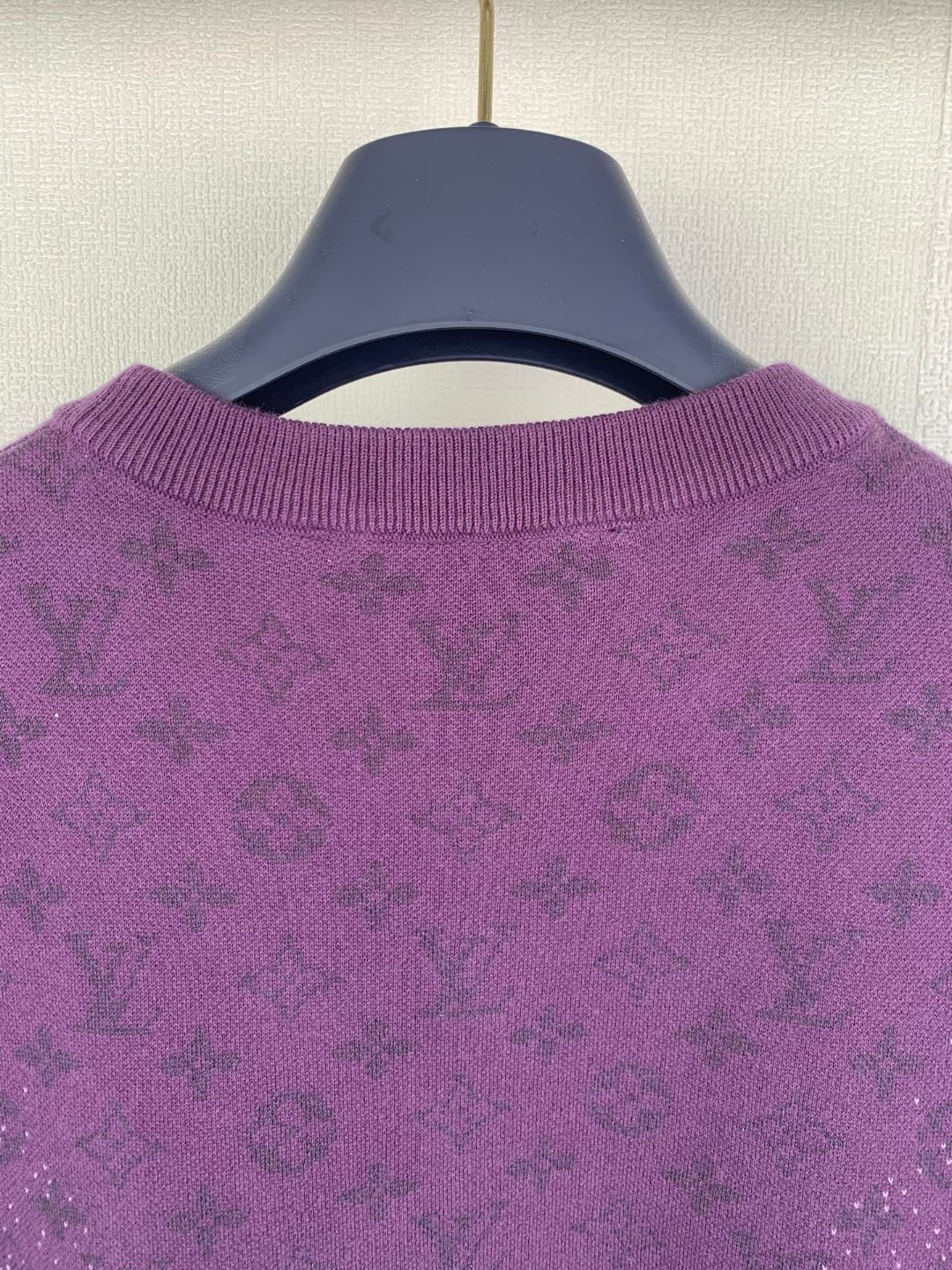 LV 高仿 漸層滿版Monogram針織短袖T恤 紫色寬鬆款| 15 LV 高仿 漸層滿版Monogram針織短袖T恤 紫色寬鬆款