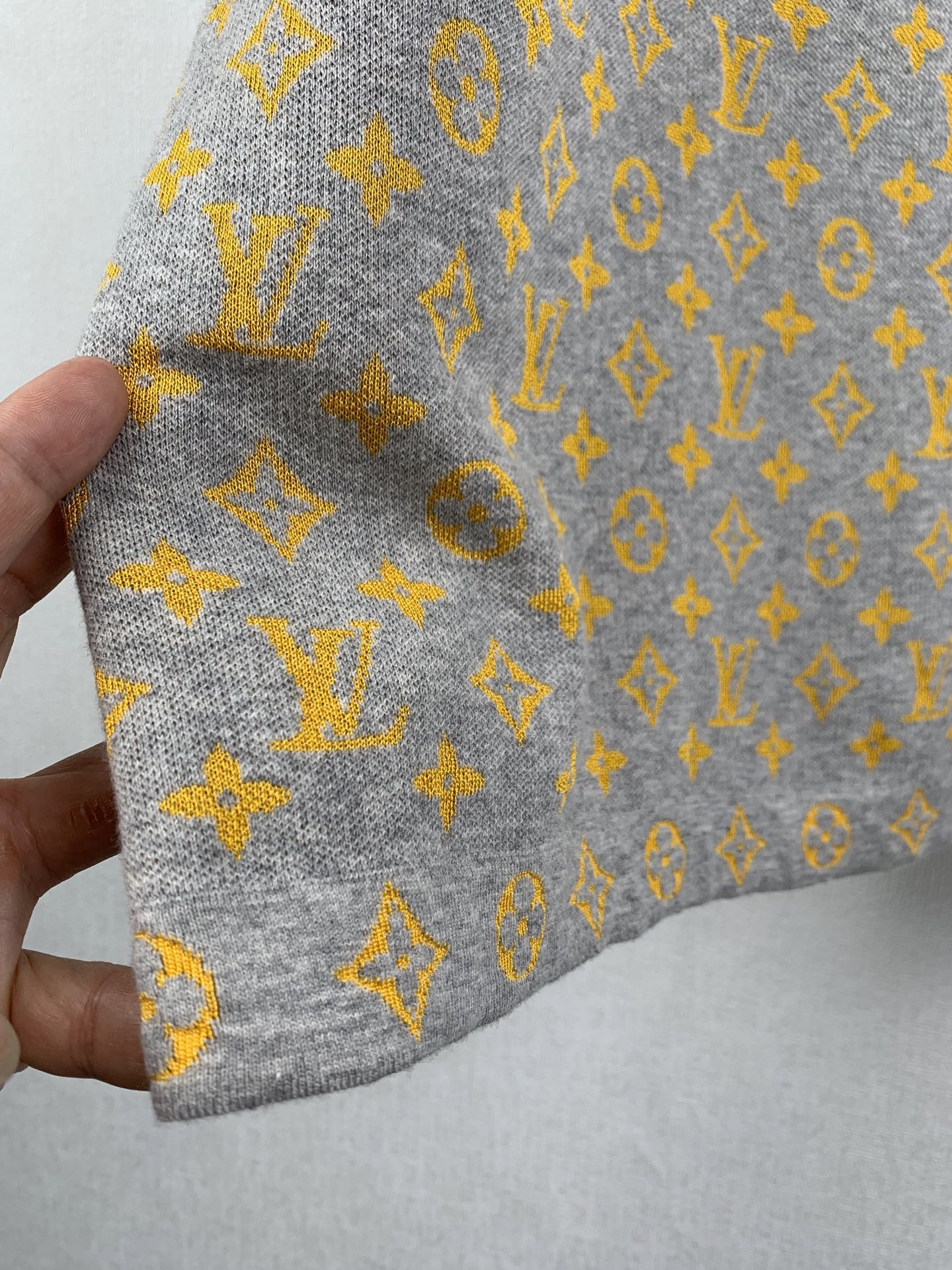 LV 一比一 滿版Monogram針織短袖T恤 灰色經典休閒款| 8 LV 一比一 滿版Monogram針織短袖T恤 灰色經典休閒款