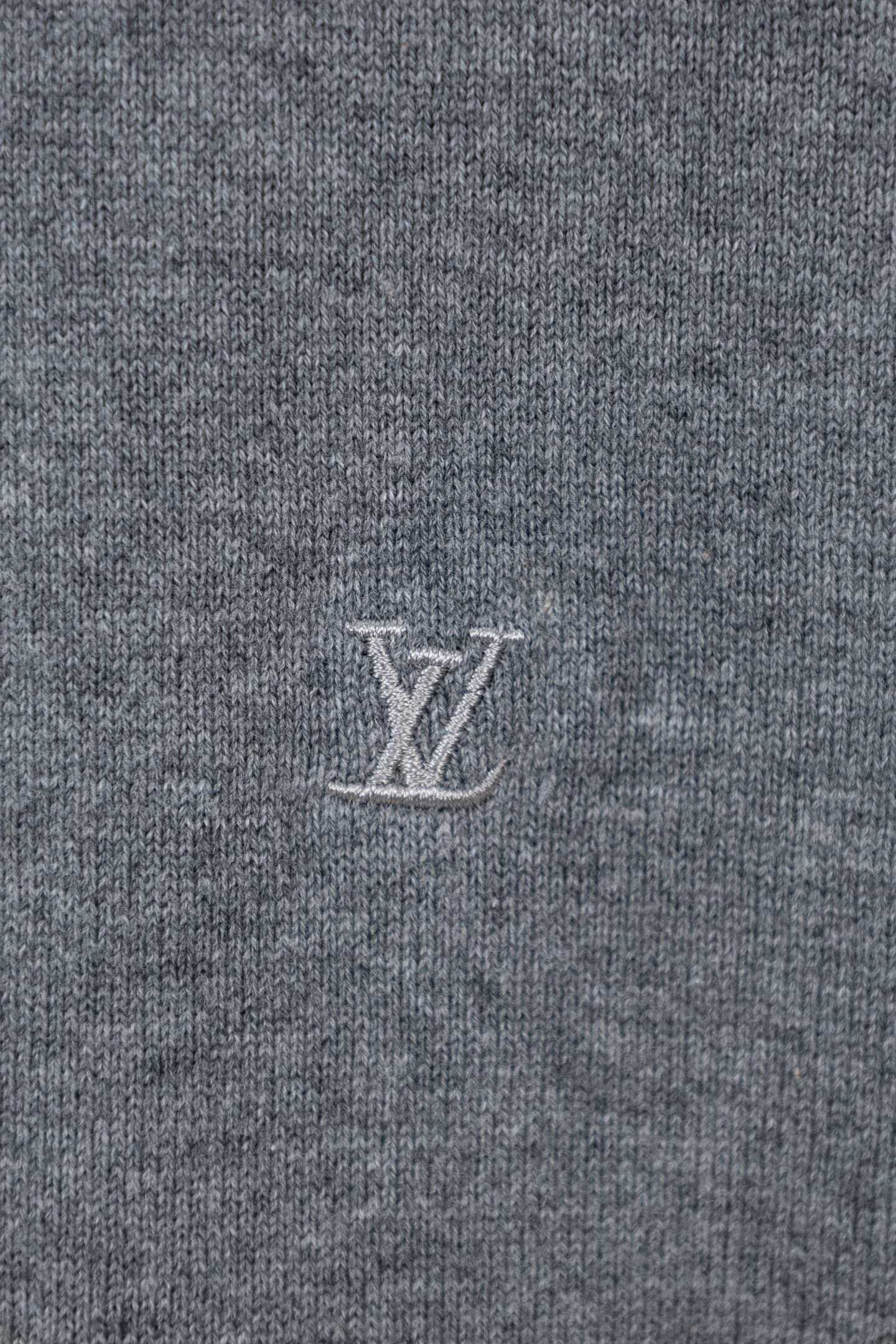 LV高仿簡約刺繡短袖T恤滿版字母設計休閒男裝| 8 LV高仿簡約刺繡短袖T恤滿版字母設計休閒男裝
