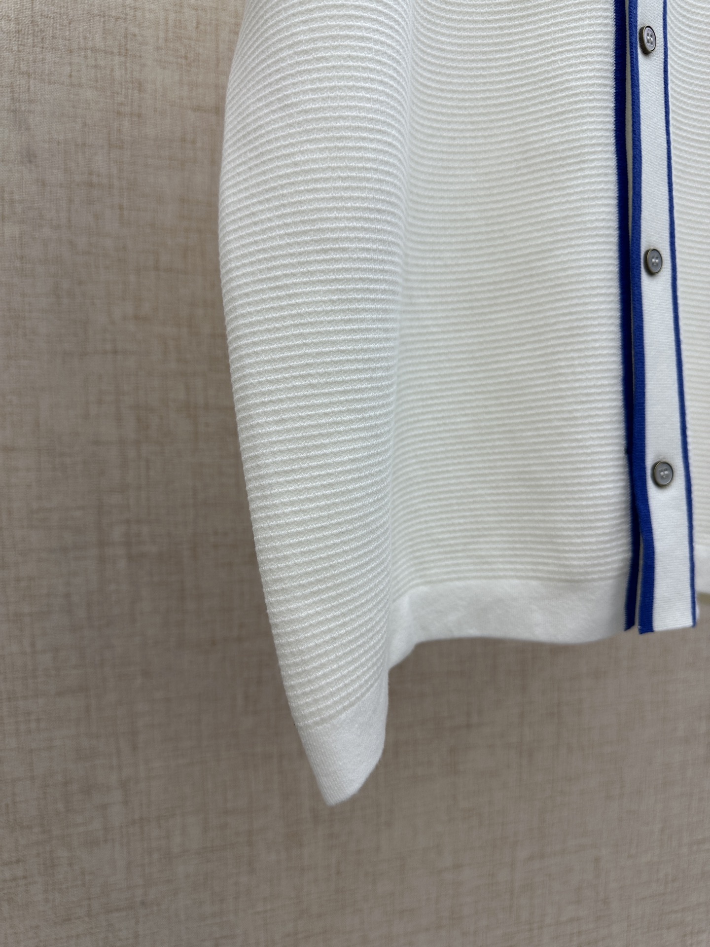 LV高仿撞色翻領短袖POLO刺繡口袋設計休閒男款| 10 LV高仿撞色翻領短袖POLO刺繡口袋設計休閒男款