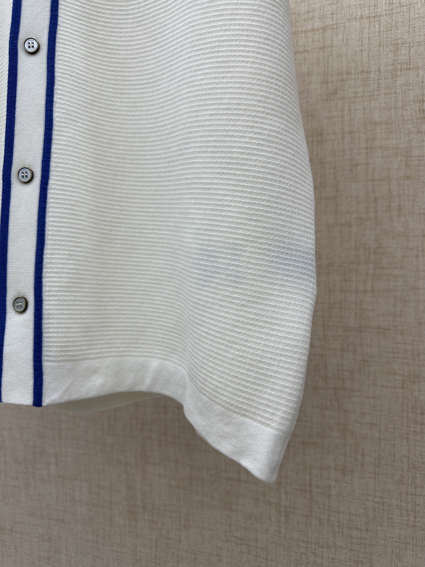 LV高仿撞色翻領短袖POLO刺繡口袋設計休閒男款| 9 LV高仿撞色翻領短袖POLO刺繡口袋設計休閒男款