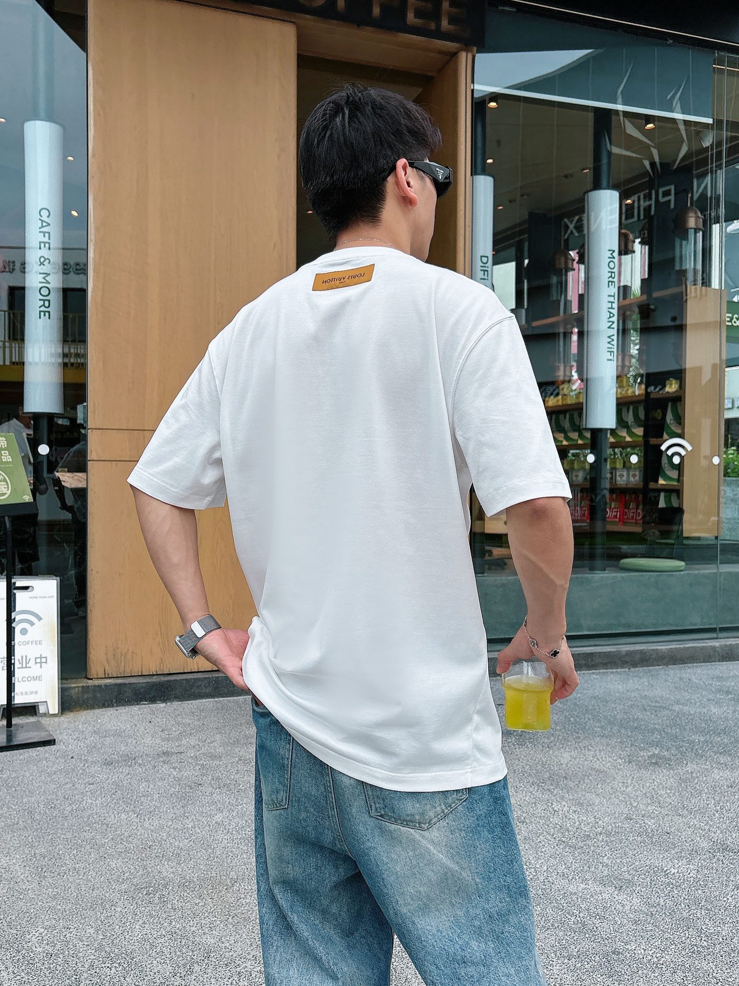 LV A貨 小圖案點綴短袖T恤 白色清新風男士休閒上衣| 13 LV A貨 小圖案點綴短袖T恤 白色清新風男士休閒上衣