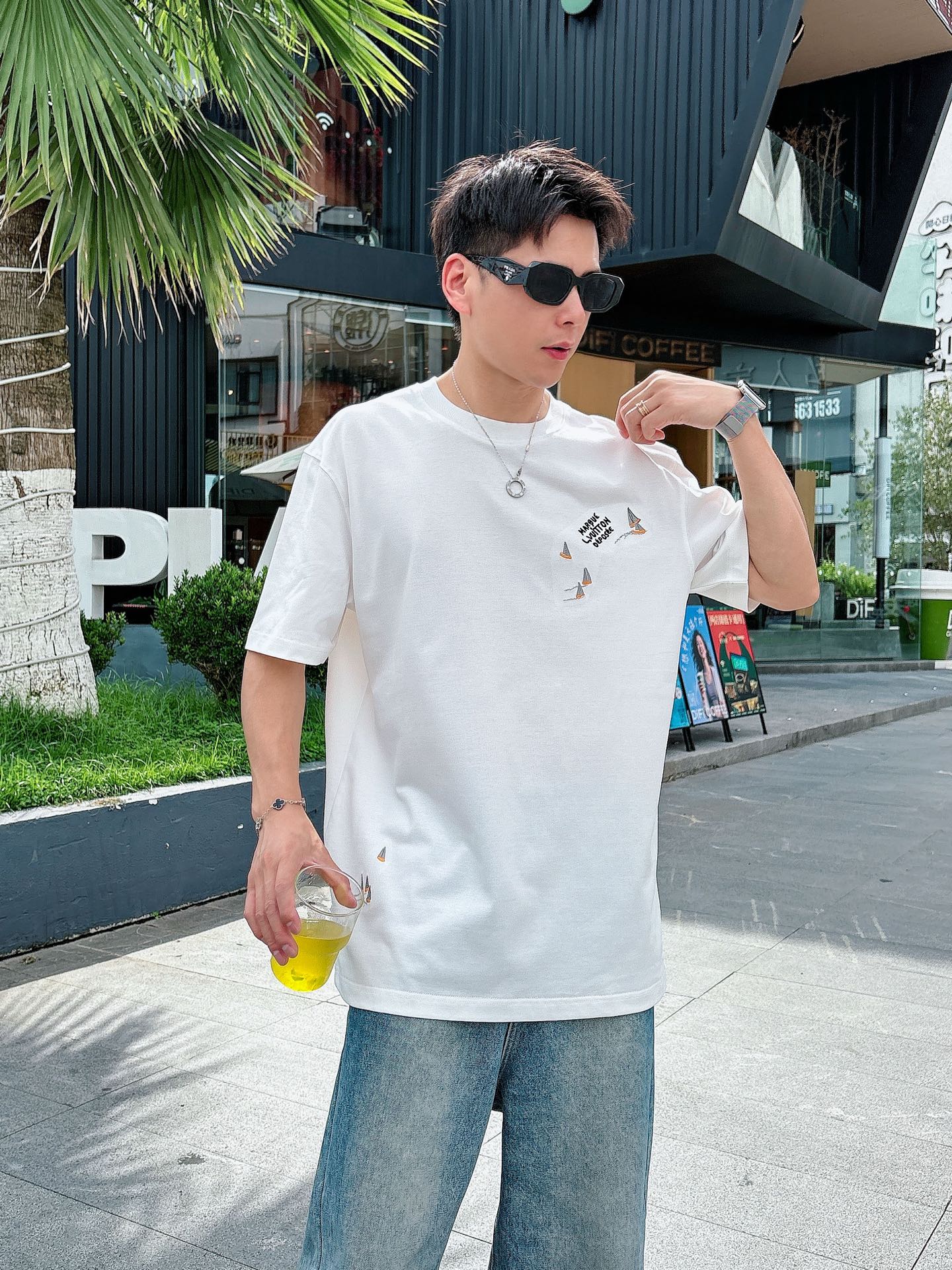 LV A貨 小圖案點綴短袖T恤 白色清新風男士休閒上衣| 8 LV A貨 小圖案點綴短袖T恤 白色清新風男士休閒上衣