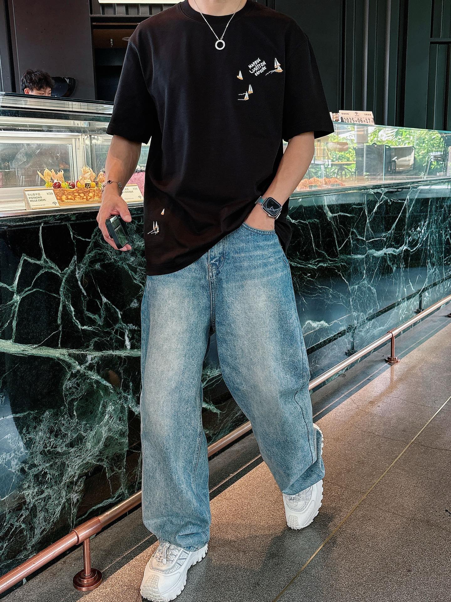 LV 高仿 字母印花短袖T恤 白色時尚款男士寬鬆上衣| 10 LV 高仿 字母印花短袖T恤 白色時尚款男士寬鬆上衣