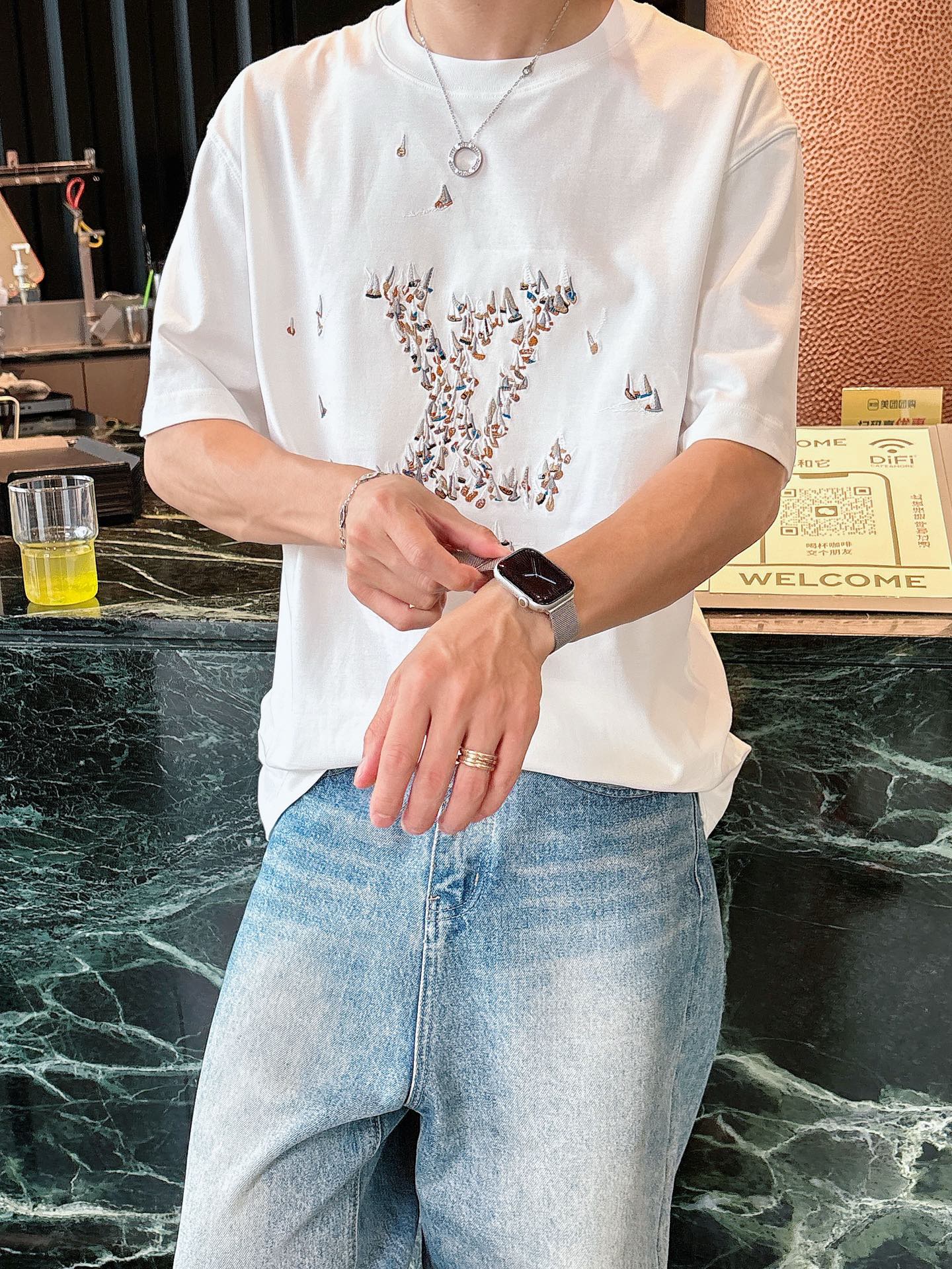 LV高仿短袖T恤 飛鳥字母印花設計 清爽百搭款 白色| 10 LV高仿短袖T恤 飛鳥字母印花設計 清爽百搭款 白色