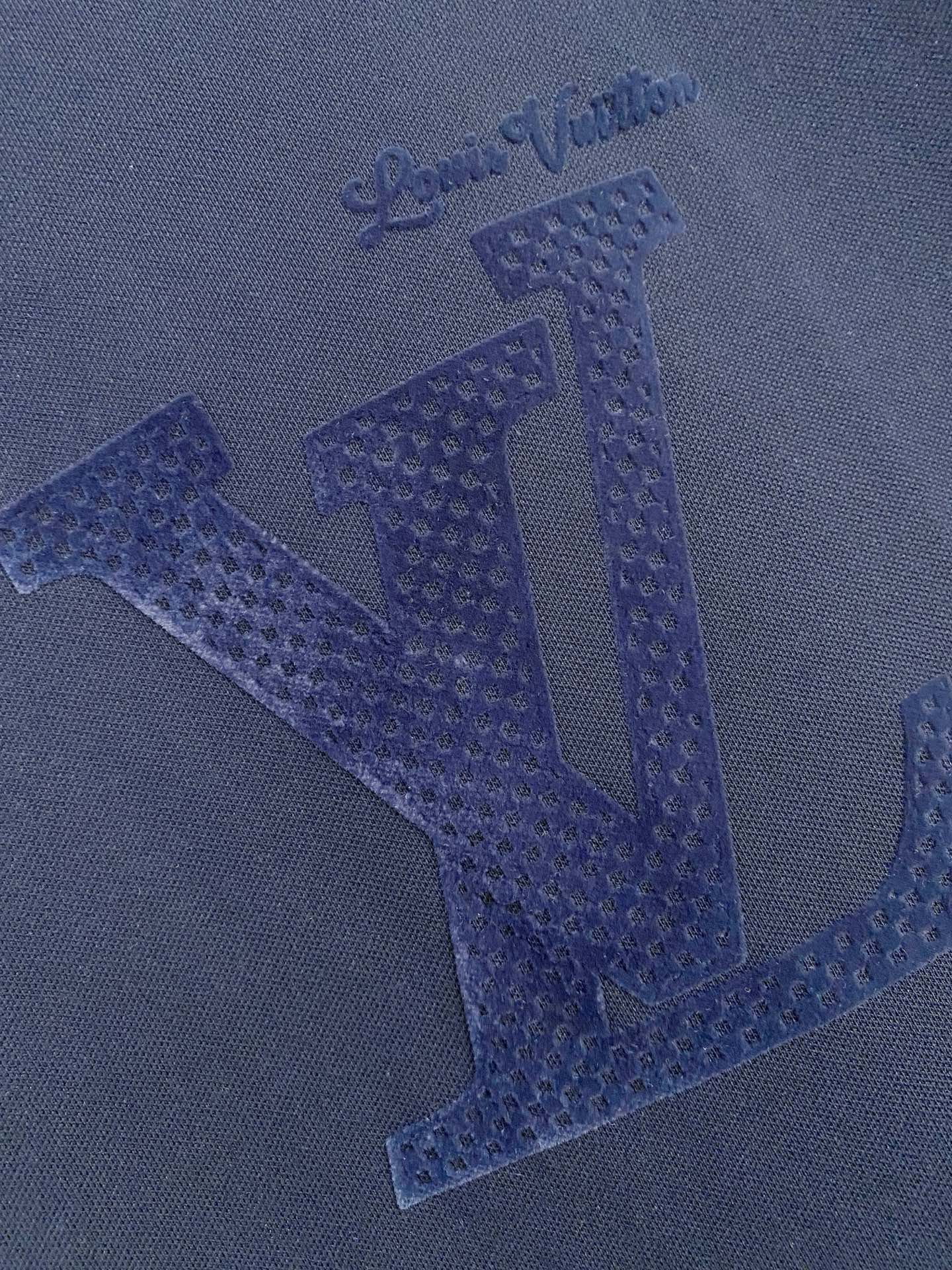 LV高仿POLO衫 經典暗紋Logo設計 商務休閒款 深藍| 12 LV高仿POLO衫 經典暗紋Logo設計 商務休閒款 深藍