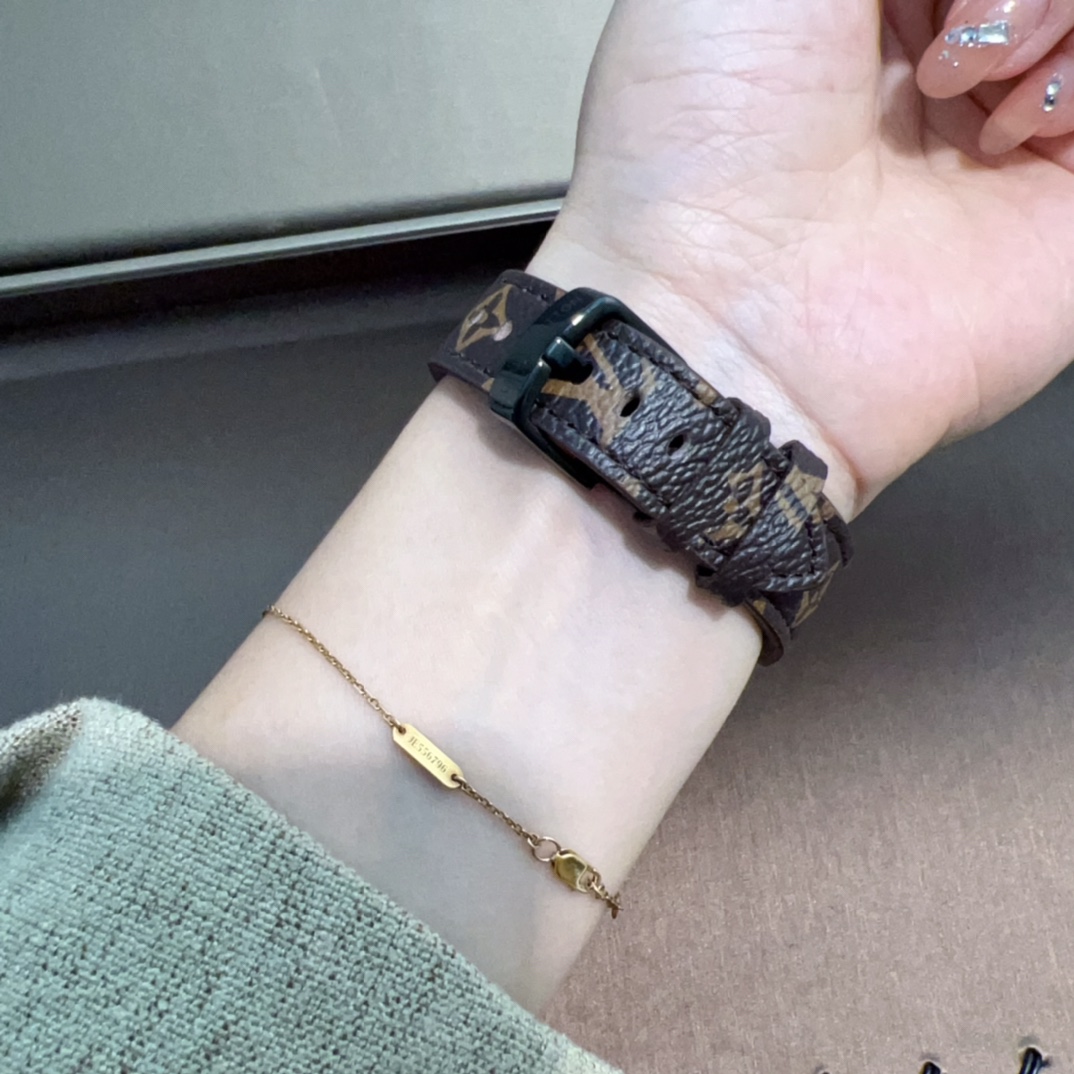 LV高仿女士腕錶 黑色星空鏤空設計 真皮錶帶時尚石英手錶| 19 LV高仿女士腕錶 黑色星空鏤空設計 真皮錶帶時尚石英手錶