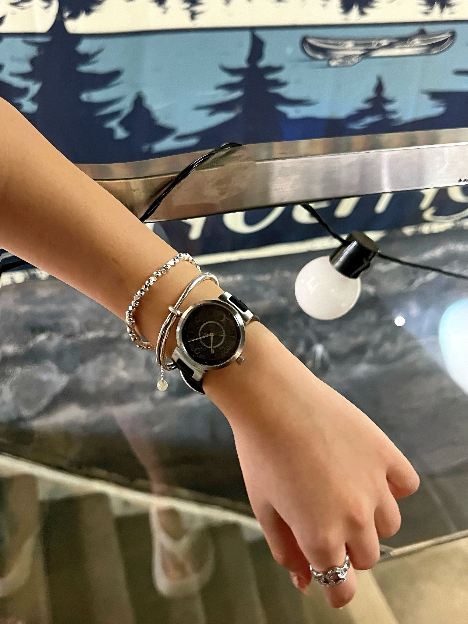 LV高仿女士腕錶 黑色壓紋錶帶 簡約百搭石英手錶| 8 LV高仿女士腕錶 黑色壓紋錶帶 簡約百搭石英手錶