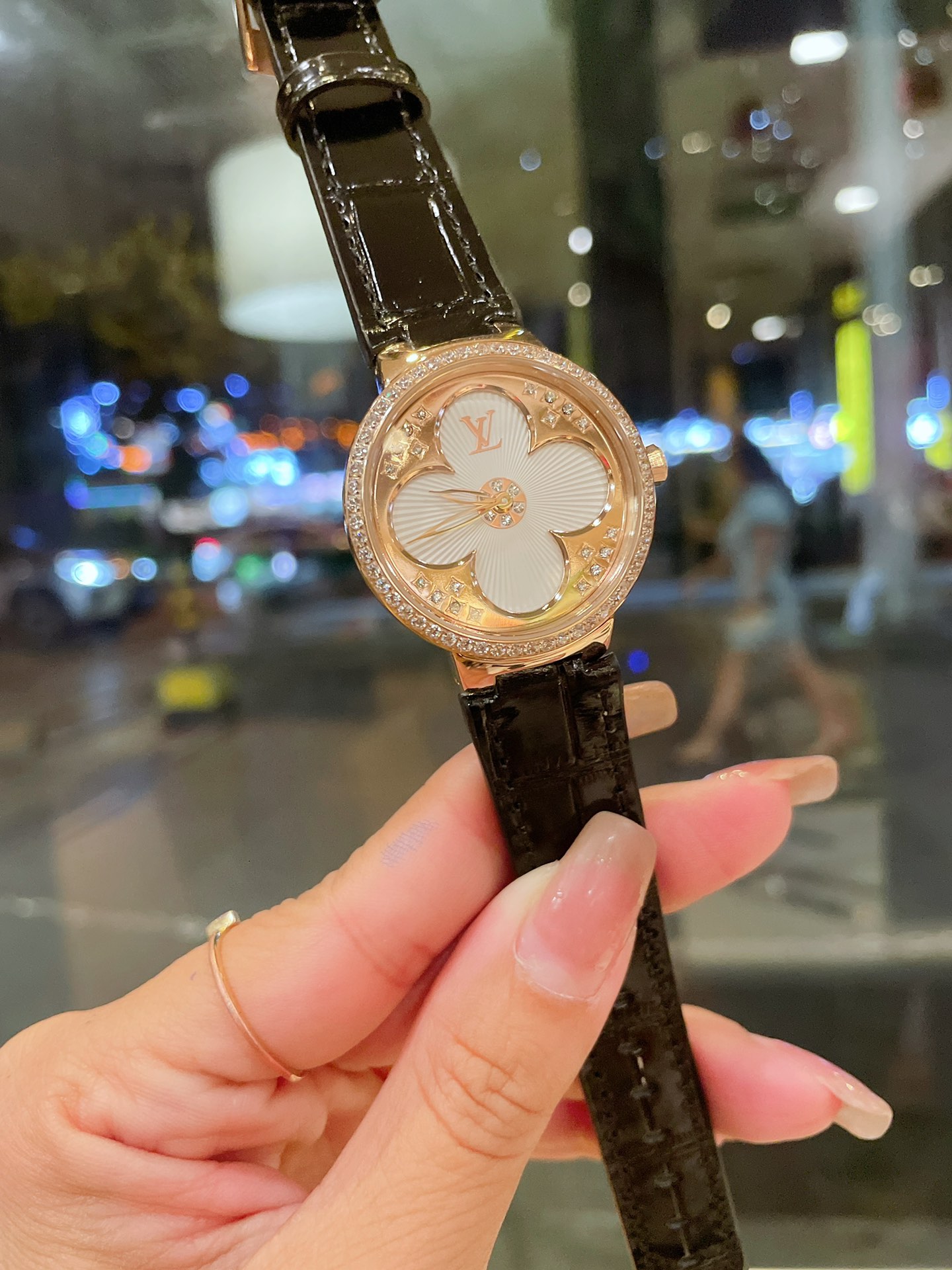 LV原單女士手錶 四葉花造型錶盤 多色錶帶時尚腕錶| 13 LV原單女士手錶 四葉花造型錶盤 多色錶帶時尚腕錶