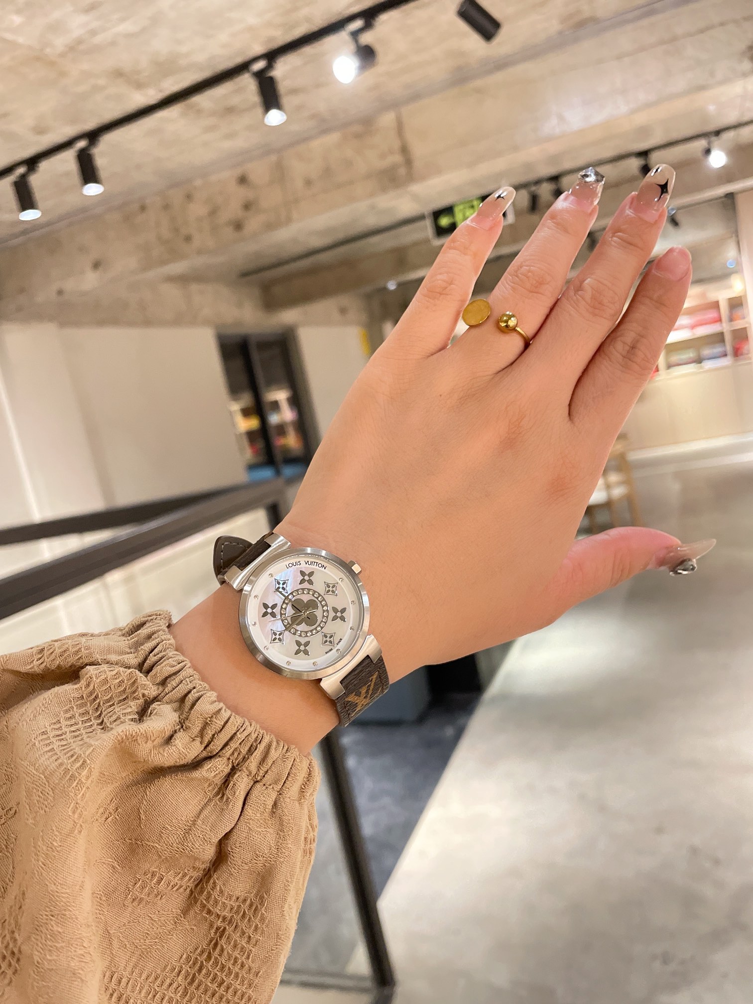 LV一比一女士腕錶 Monogram印花錶帶 經典時尚手錶| 8 LV一比一女士腕錶 Monogram印花錶帶 經典時尚手錶