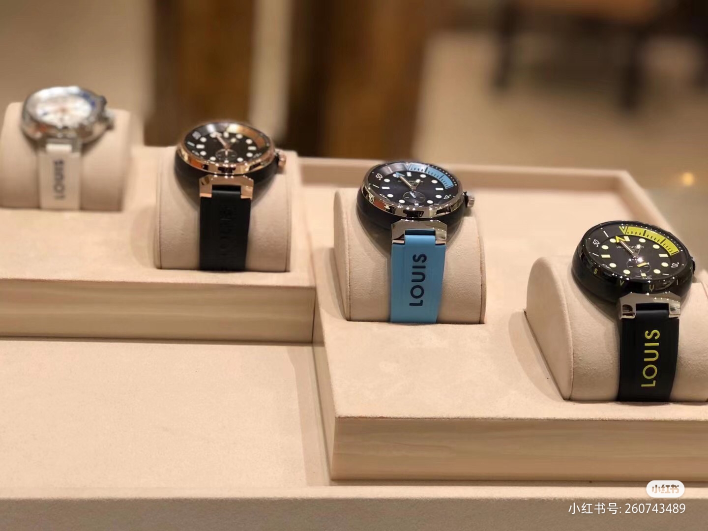LV 一比一 女款 Monogram 錶帶經典圓盤手錶 百搭時尚款| 14 LV 一比一 女款 Monogram 錶帶經典圓盤手錶 百搭時尚款