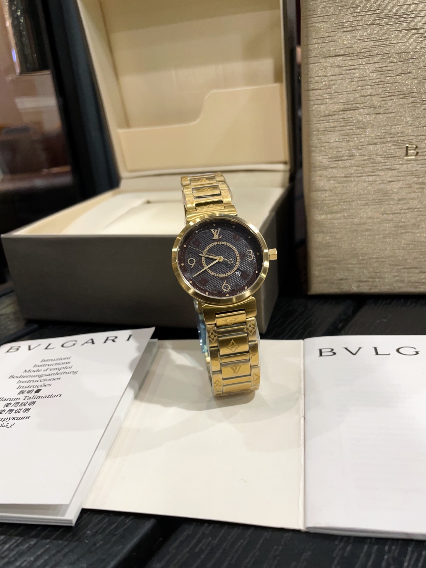 LV 一比一 女款 金屬鏈帶復古手錶 高級感通勤款| 13 LV 一比一 女款 金屬鏈帶復古手錶 高級感通勤款