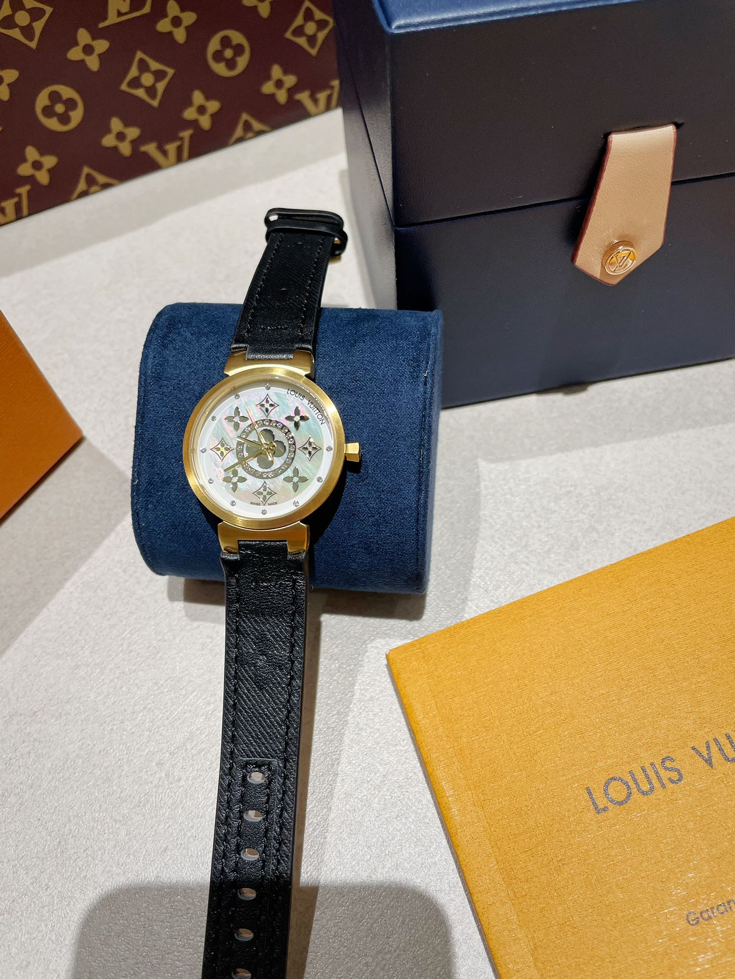 LV 一比一 女款 滿鑽花卉錶盤皮帶手錶 輕奢優雅款| 13 LV 一比一 女款 滿鑽花卉錶盤皮帶手錶 輕奢優雅款