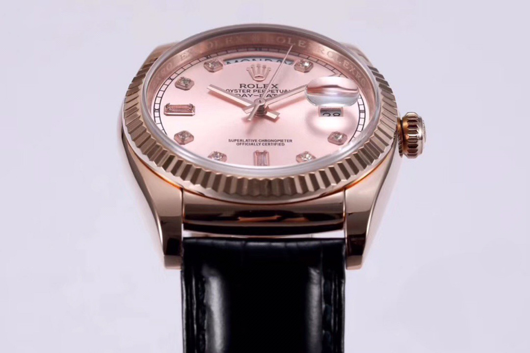 高仿 Rolex 總統表玫瑰金粉盤鑽刻度星期日历女款高仿腕錶| 12 高仿 Rolex 總統表玫瑰金粉盤鑽刻度星期日历女款高仿腕錶