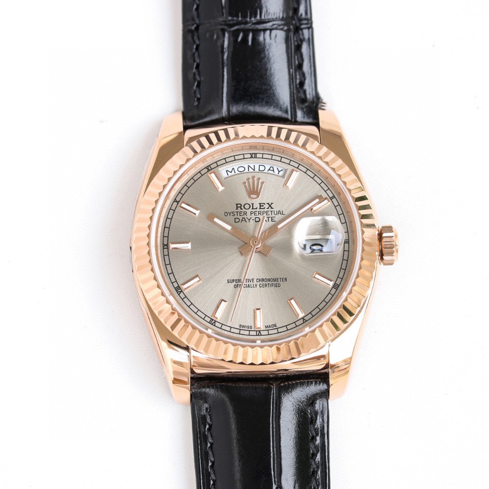 高仿 Rolex 總統表玫瑰金黑盤皮帶星期日历男士高仿腕錶| 11 高仿 Rolex 總統表玫瑰金黑盤皮帶星期日历男士高仿腕錶