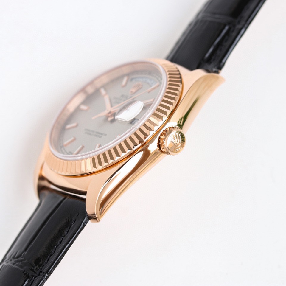 高仿 Rolex 總統表玫瑰金黑盤皮帶星期日历男士高仿腕錶| 9 高仿 Rolex 總統表玫瑰金黑盤皮帶星期日历男士高仿腕錶