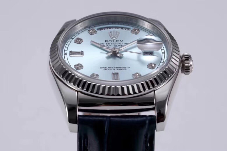 高仿 Rolex 總統表淺藍盤鋼殼皮帶星期日历高仿男士腕錶| 12 高仿 Rolex 總統表淺藍盤鋼殼皮帶星期日历高仿男士腕錶