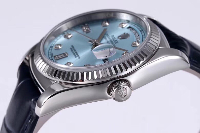 高仿 Rolex 總統表淺藍盤鋼殼皮帶星期日历高仿男士腕錶| 10 高仿 Rolex 總統表淺藍盤鋼殼皮帶星期日历高仿男士腕錶