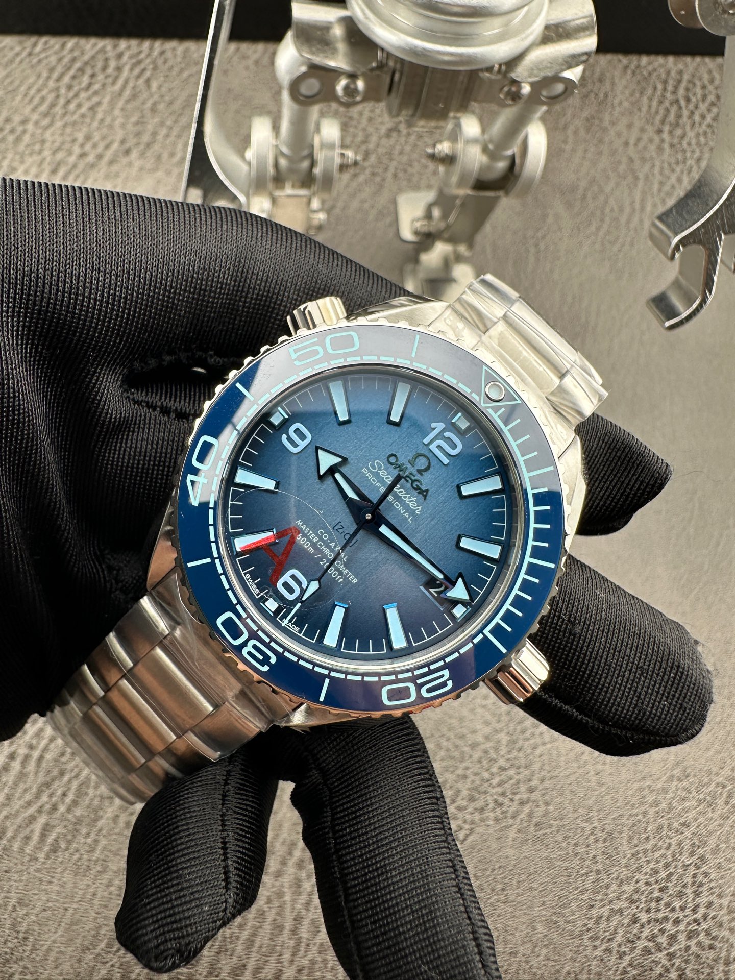 高仿 Rolex 總統表鑽圈黑盤金帶星期日历高仿高端腕錶| 13 高仿 Rolex 總統表鑽圈黑盤金帶星期日历高仿高端腕錶