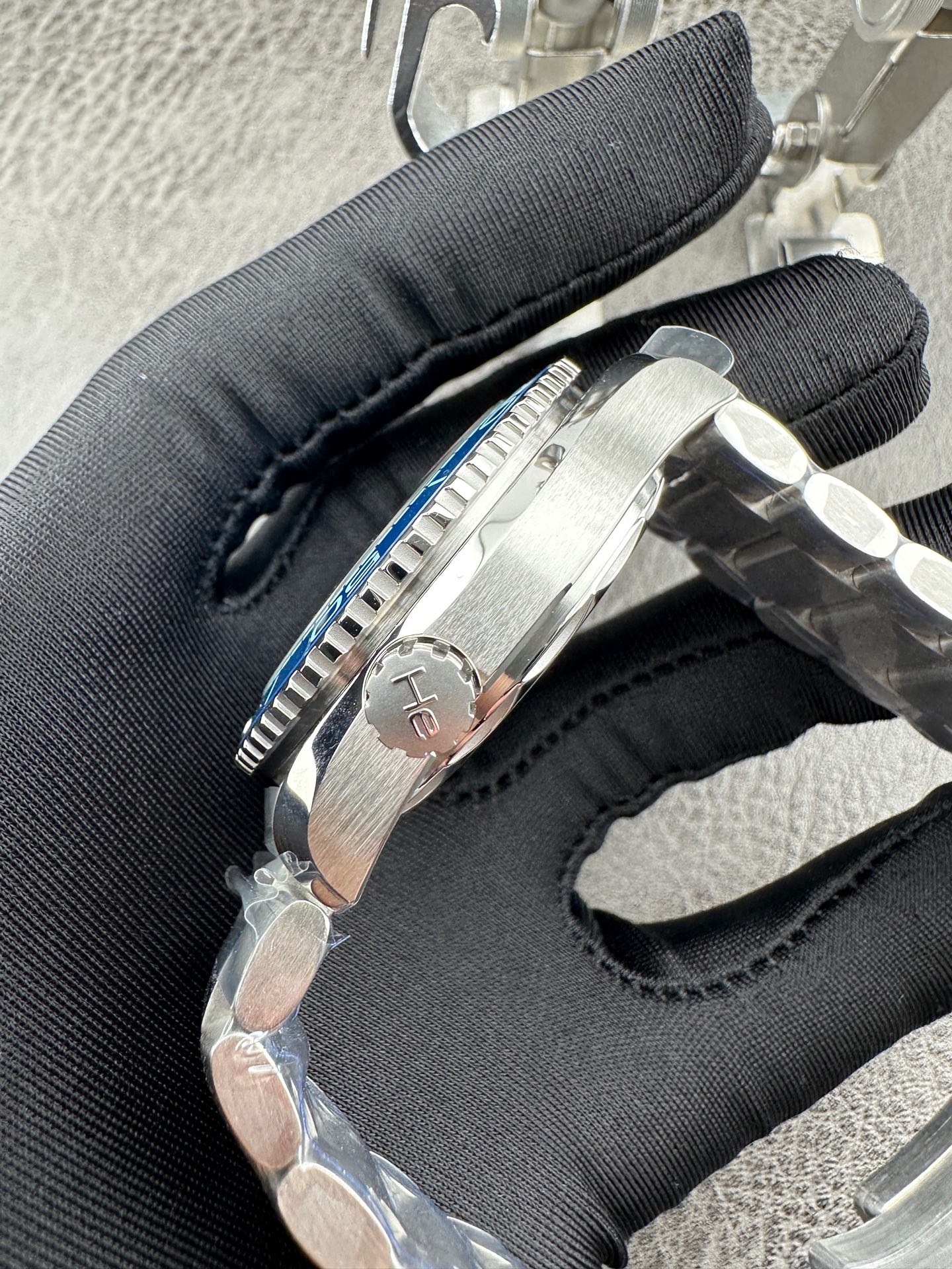 高仿 Rolex 總統表鑽圈黑盤金帶星期日历高仿高端腕錶| 10 高仿 Rolex 總統表鑽圈黑盤金帶星期日历高仿高端腕錶