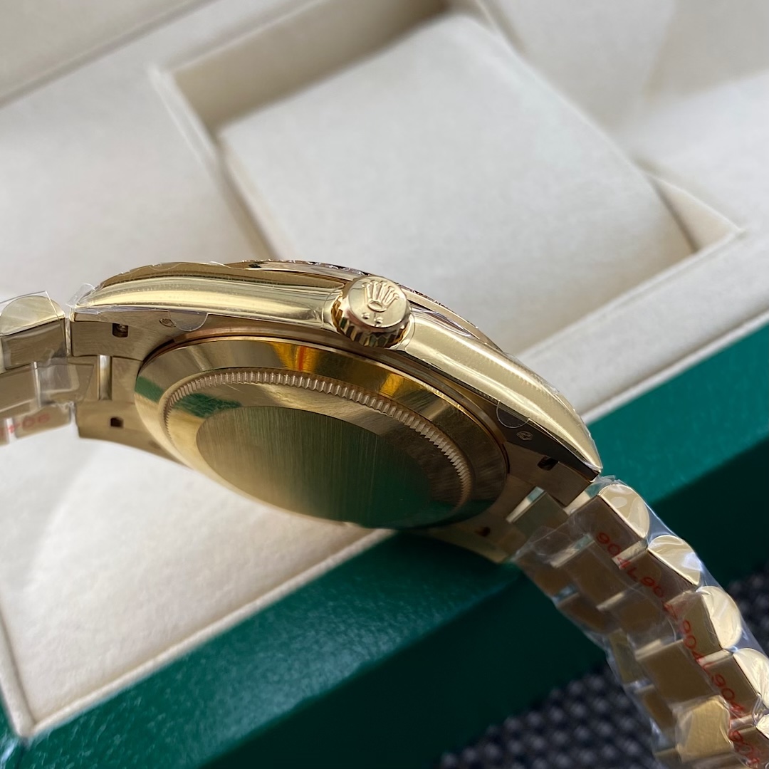 A貨 Rolex 總統表鑽圈黑盤金帶星期日历高仿奢華款腕錶| 9 A貨 Rolex 總統表鑽圈黑盤金帶星期日历高仿奢華款腕錶