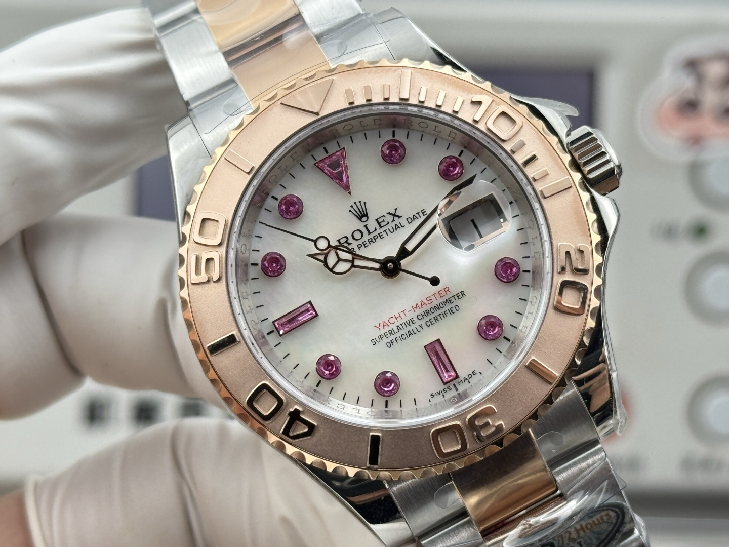 Rolex高仿 Yacht-Master 玫瑰金珍珠母贝粉钻女款机械腕表| 10 Rolex高仿 Yacht-Master 玫瑰金珍珠母贝粉钻女款机械腕表
