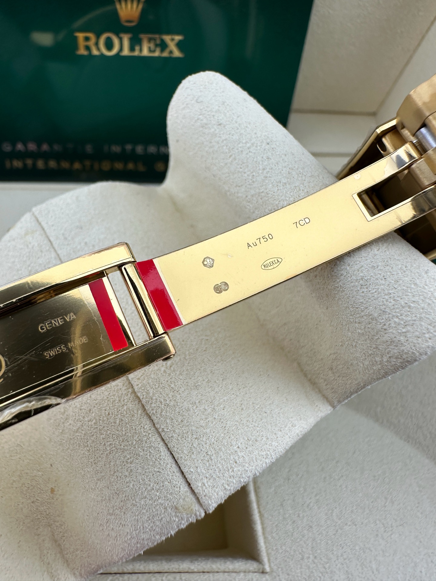 ROLEX 原單 男款 Daytona 金殼黑面計時腕錶 經典三眼設計| 8 ROLEX 原單 男款 Daytona 金殼黑面計時腕錶 經典三眼設計