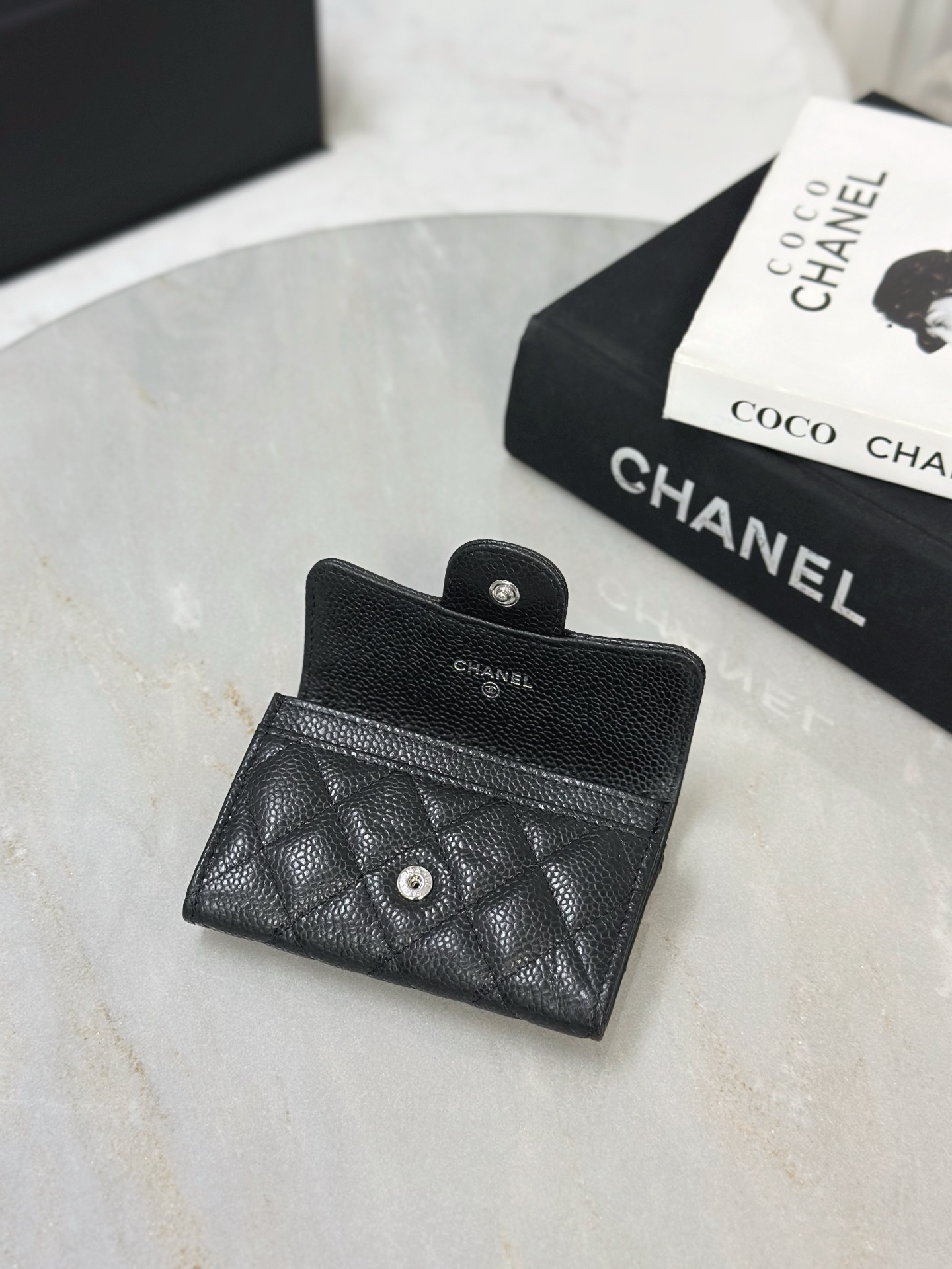 Chanel 高仿 黑色菱格拉鍊短夾 CC金標小香零錢包| 9 Chanel 高仿 黑色菱格拉鍊短夾 CC金標小香零錢包