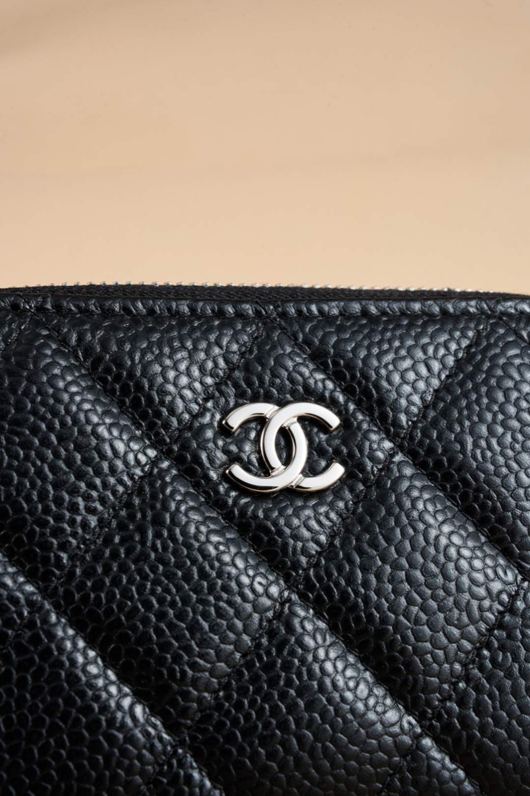 Chanel 原單 黑色菱格拉鍊短夾 CC金標小香錢包| 8 Chanel 原單 黑色菱格拉鍊短夾 CC金標小香錢包