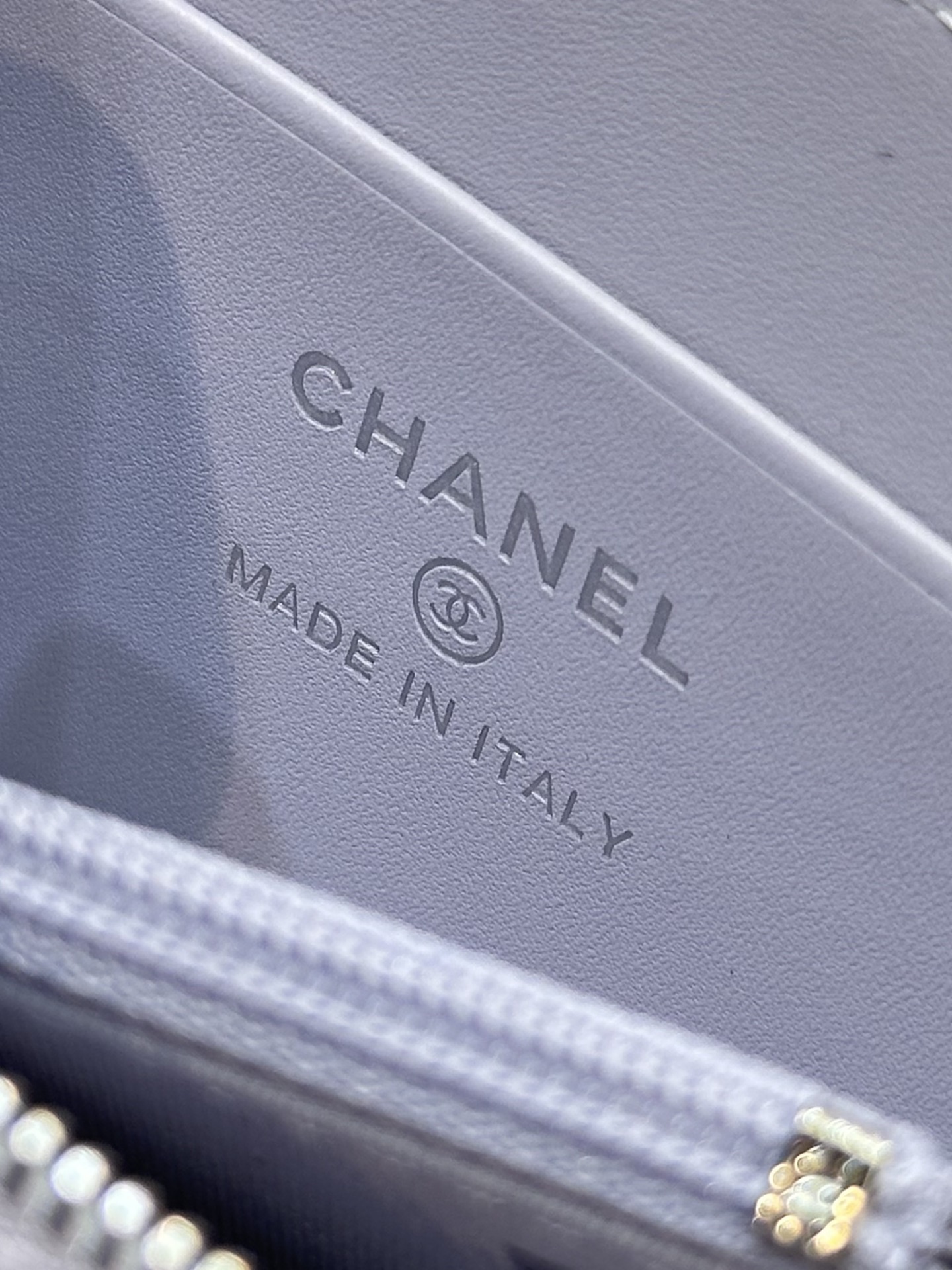 Chanel 一比一 灰紫色菱格拉鍊長夾 CC鑲鑽設計小香錢包| 7 Chanel 一比一 灰紫色菱格拉鍊長夾 CC鑲鑽設計小香錢包