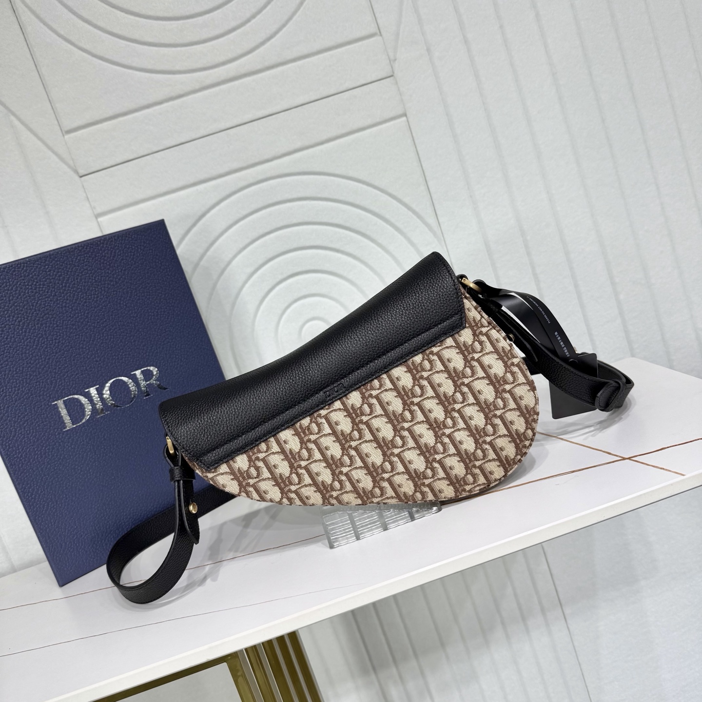 Dior 高仿 Saddle 馬鞍包 經典Oblique老花拼接黑色皮革斜背包| 14 Dior 高仿 Saddle 馬鞍包 經典Oblique老花拼接黑色皮革斜背包