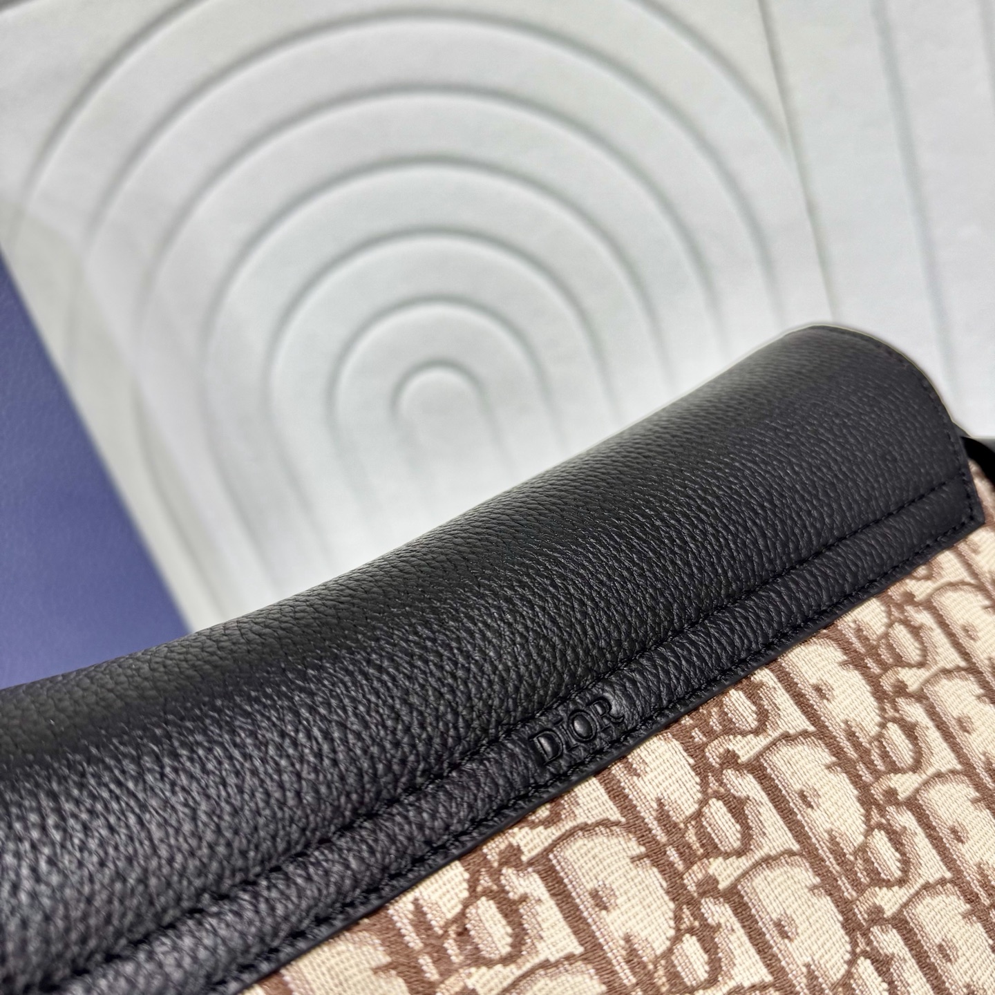 Dior 高仿 Saddle 馬鞍包 經典Oblique老花拼接黑色皮革斜背包| 12 Dior 高仿 Saddle 馬鞍包 經典Oblique老花拼接黑色皮革斜背包