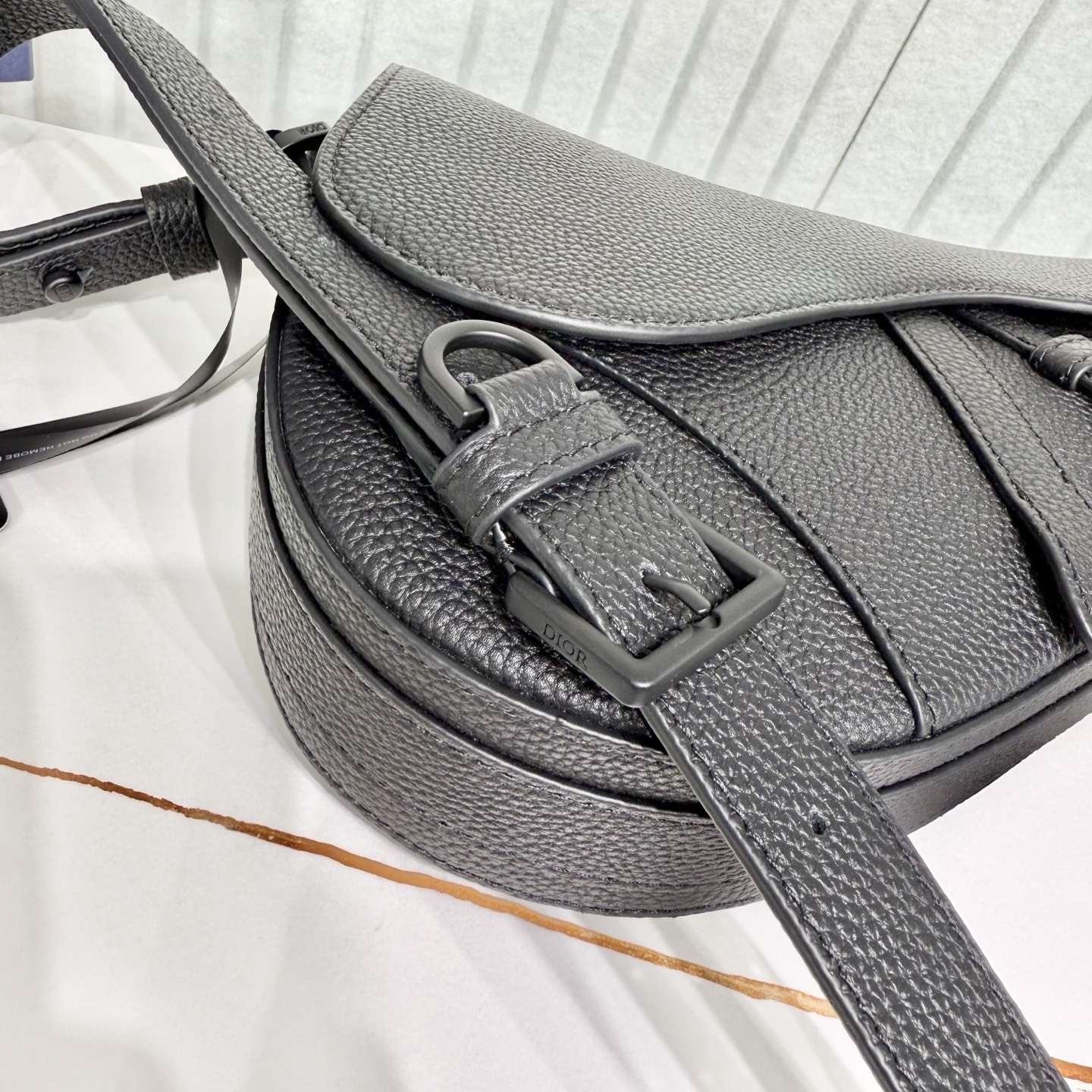Dior 高仿 Saddle 馬鞍包 全黑荔枝紋牛皮斜背包簡約款| 11 Dior 高仿 Saddle 馬鞍包 全黑荔枝紋牛皮斜背包簡約款