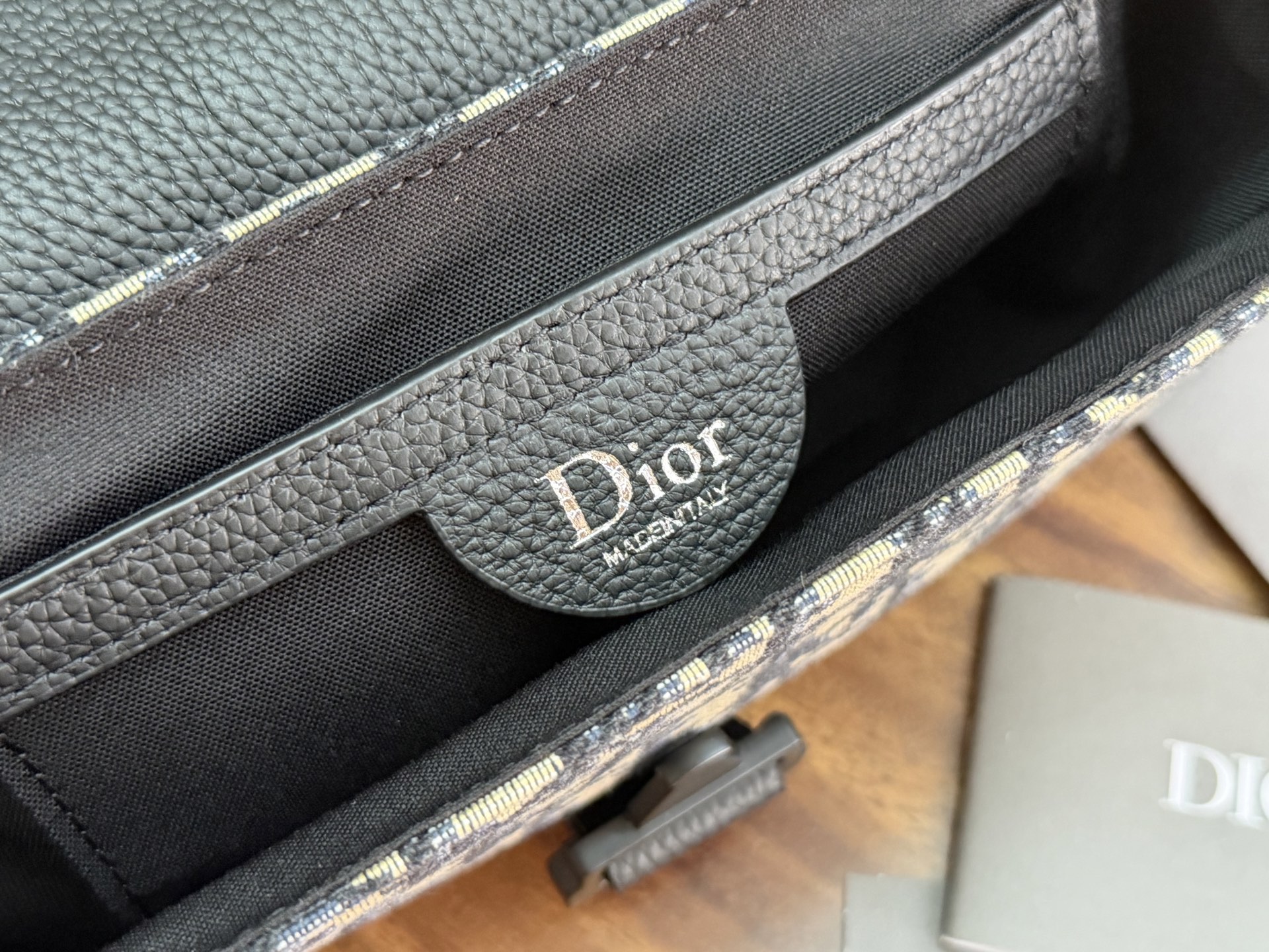 Dior 高仿 Saddle 馬鞍包 黑色拼接Oblique緹花斜背包| 7 Dior 高仿 Saddle 馬鞍包 黑色拼接Oblique緹花斜背包