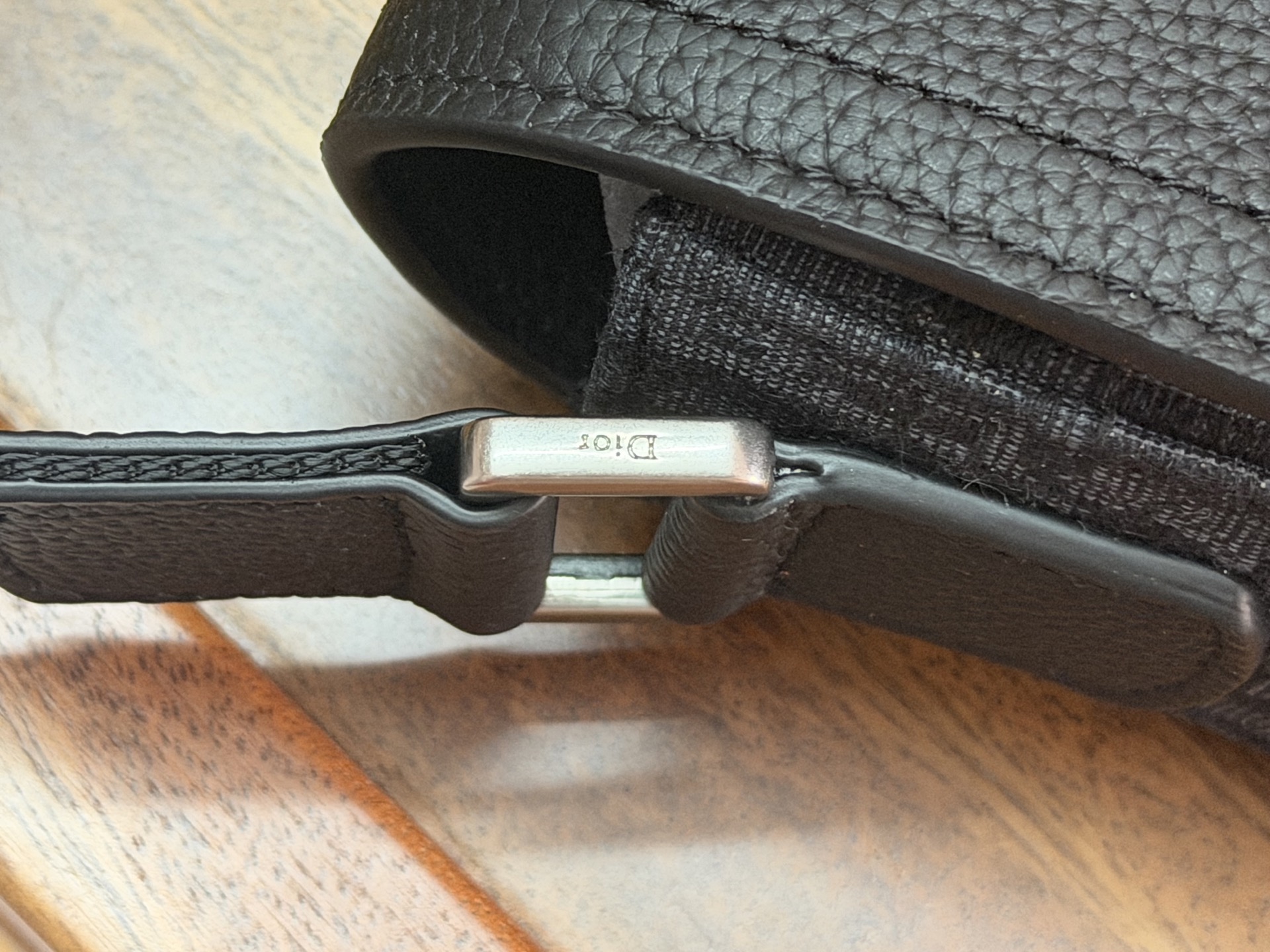 Dior 原單 Saddle 馬鞍包 全黑壓紋皮革迷你斜背包| 10 Dior 原單 Saddle 馬鞍包 全黑壓紋皮革迷你斜背包