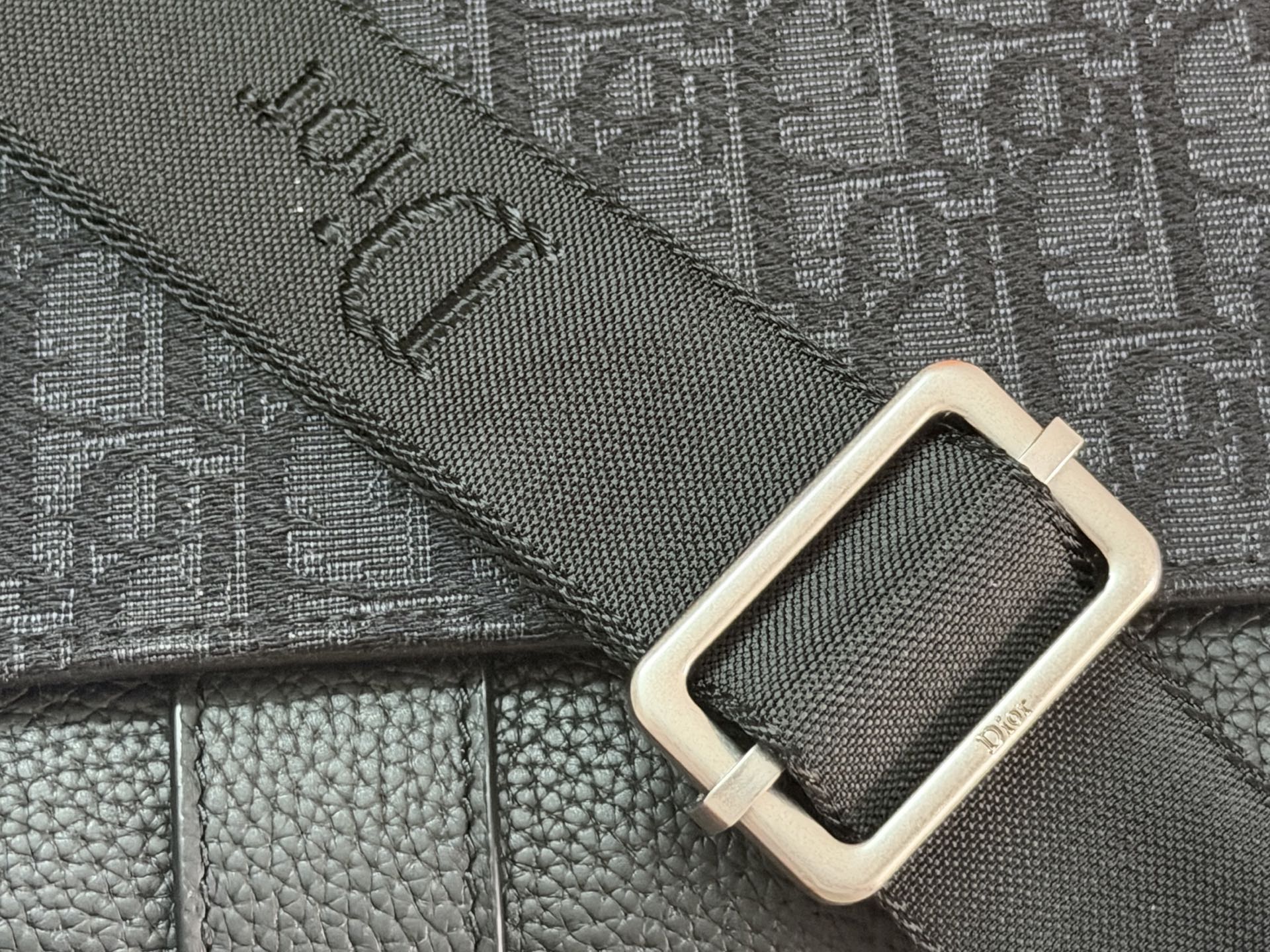 Dior 原單 Saddle 馬鞍包 全黑壓紋皮革迷你斜背包| 9 Dior 原單 Saddle 馬鞍包 全黑壓紋皮革迷你斜背包