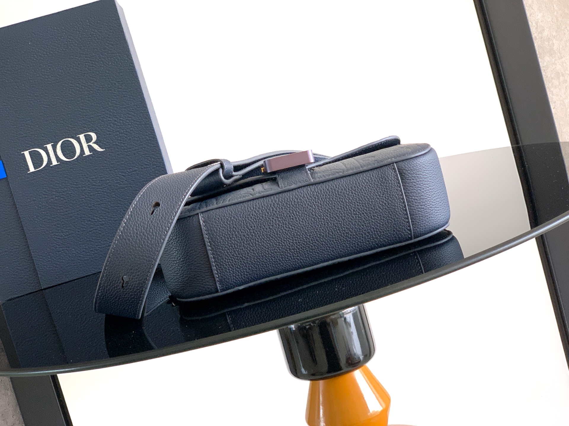 Dior 一比一 Saddle 馬鞍包 經典壓紋LOGO皮革扣環斜背包| 12 Dior 一比一 Saddle 馬鞍包 經典壓紋LOGO皮革扣環斜背包