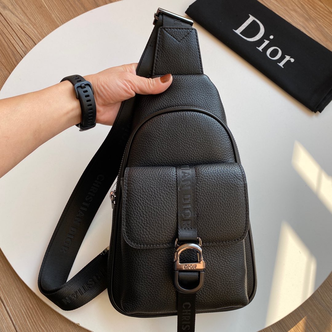 Dior復刻馬鞍包 酒紅色皮革單肩斜背包氣質百搭款| 13 Dior復刻馬鞍包 酒紅色皮革單肩斜背包氣質百搭款