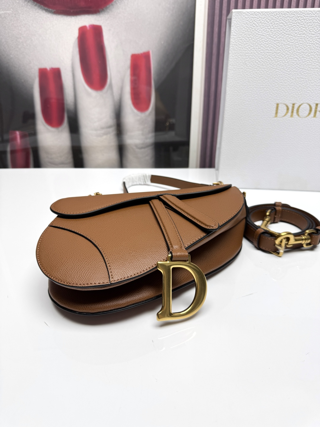 Dior 高仿馬鞍包 經典焦糖棕粒面皮革單肩斜背包氣質款| 9 Dior 高仿馬鞍包 經典焦糖棕粒面皮革單肩斜背包氣質款